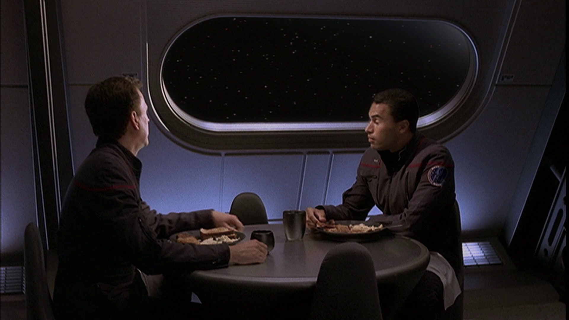 extant_StarTrek_ENT_1x08-BreakingTheIce_0076.jpg