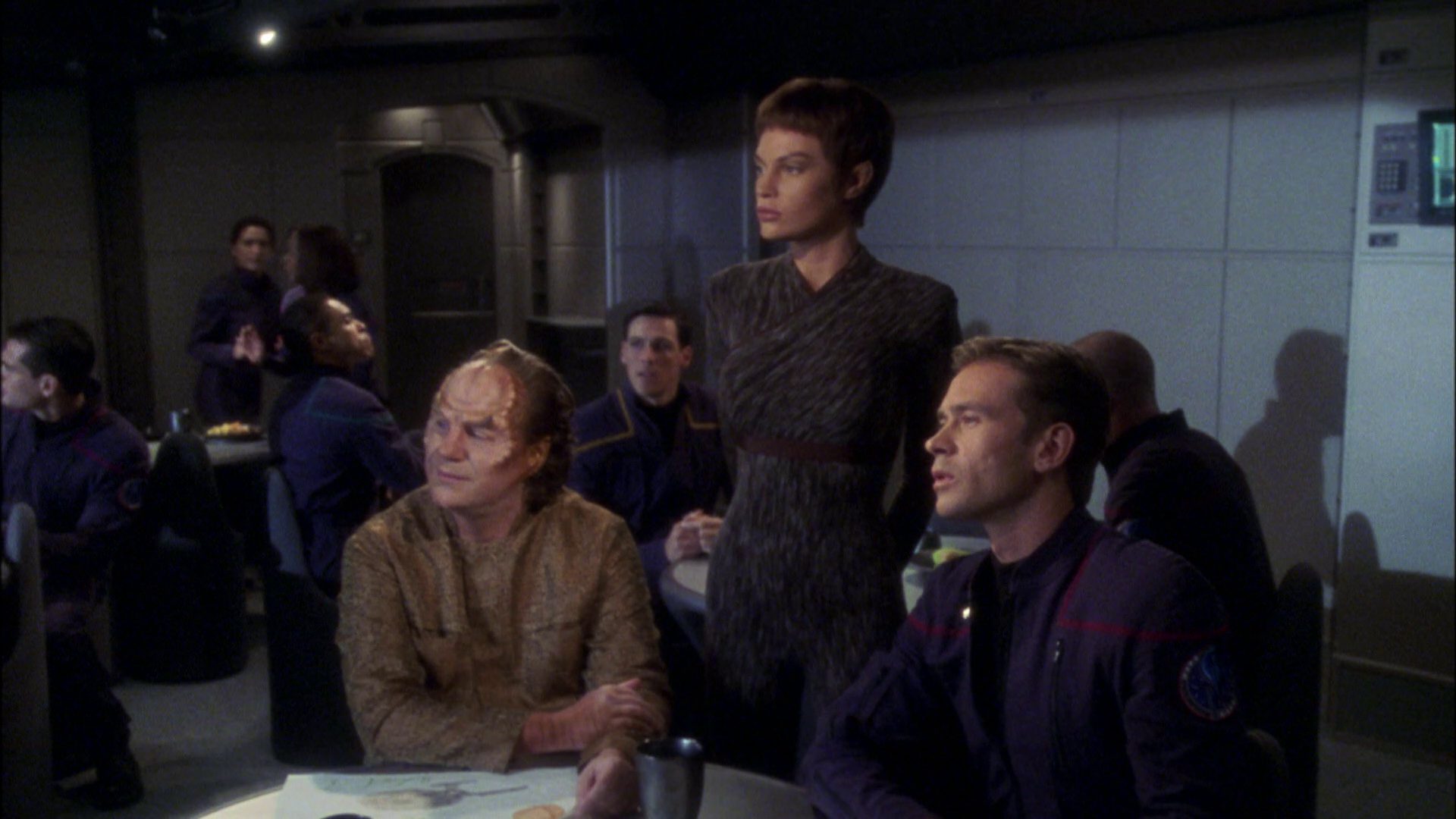 extant_StarTrek_ENT_1x08-BreakingTheIce_0082.jpg