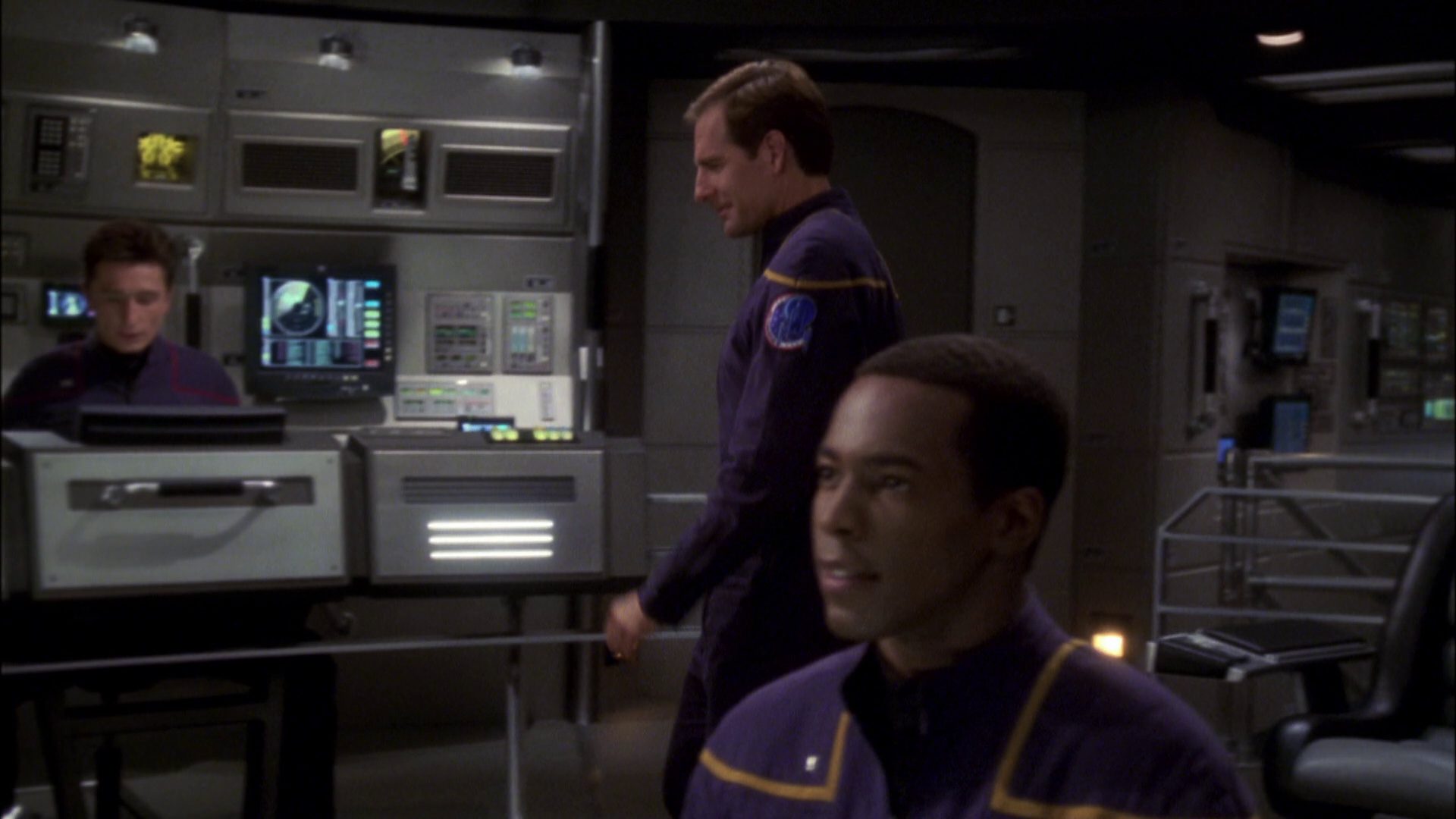 extant_StarTrek_ENT_1x08-BreakingTheIce_0097.jpg