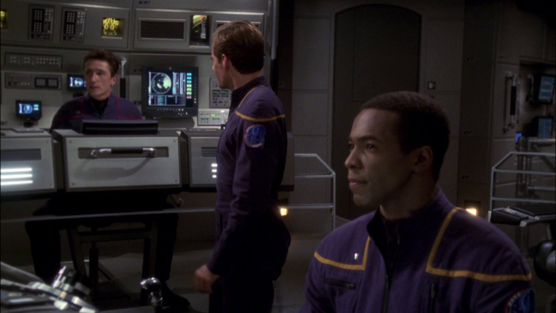 extant_StarTrek_ENT_1x08-BreakingTheIce_0100.jpg