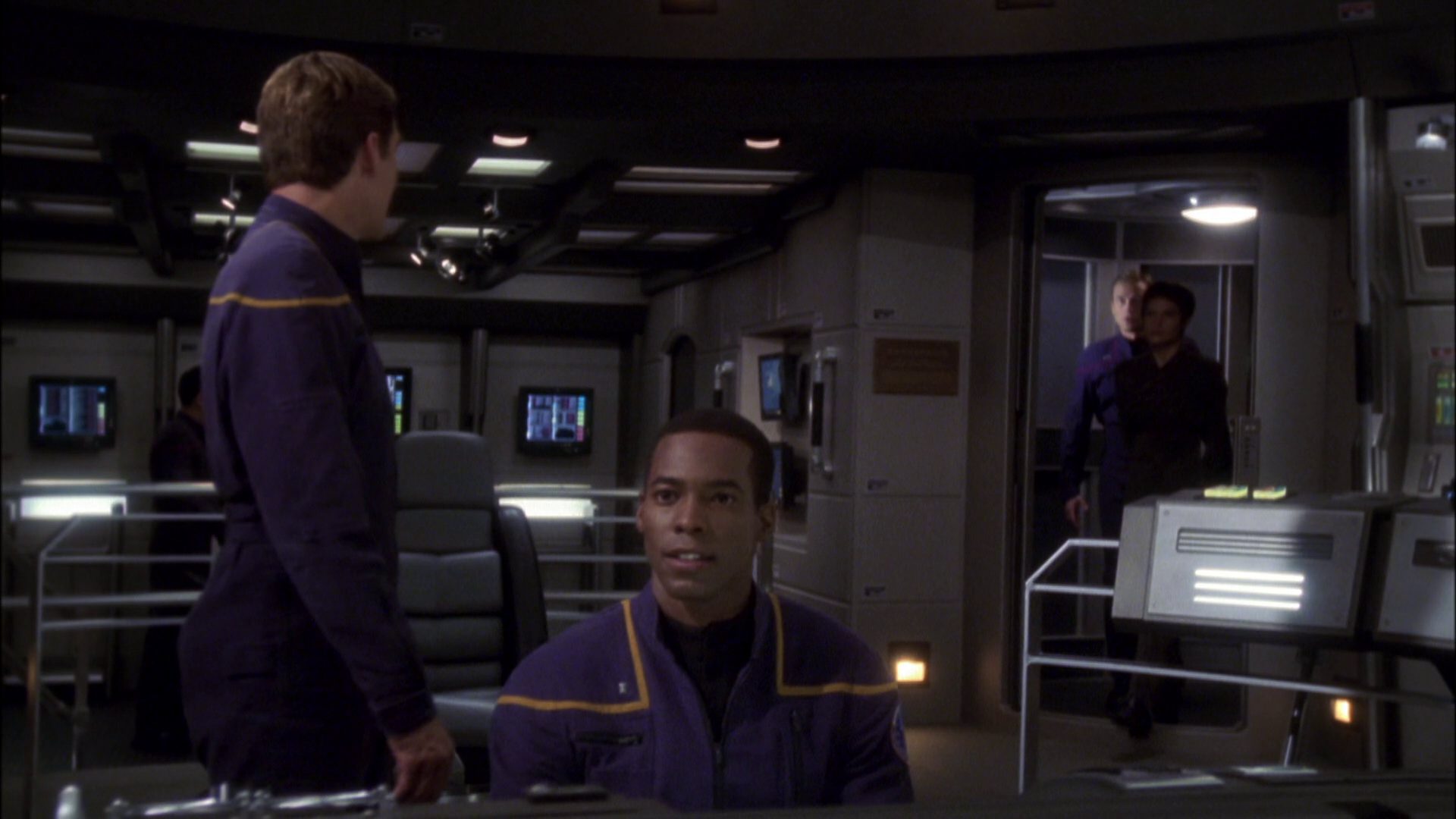 extant_StarTrek_ENT_1x08-BreakingTheIce_0256.jpg