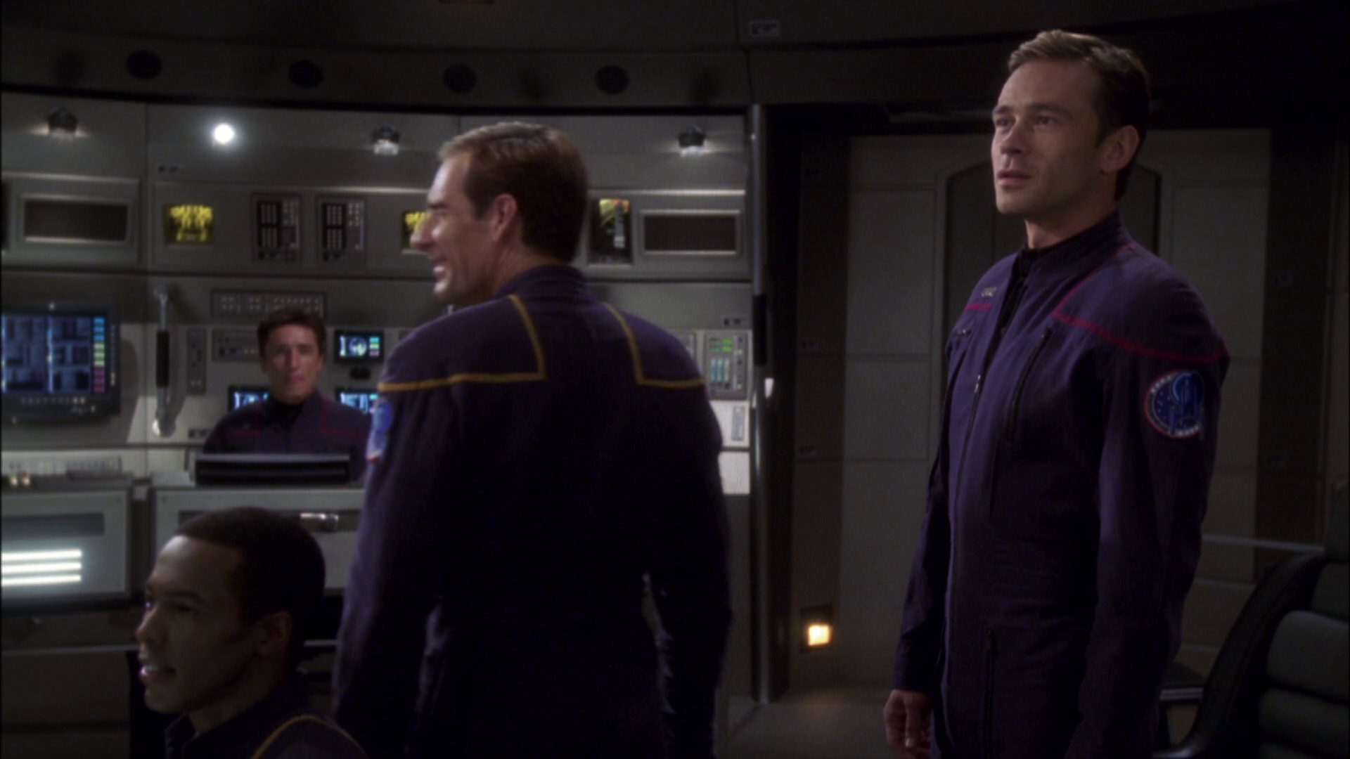 extant_StarTrek_ENT_1x08-BreakingTheIce_0281.jpg