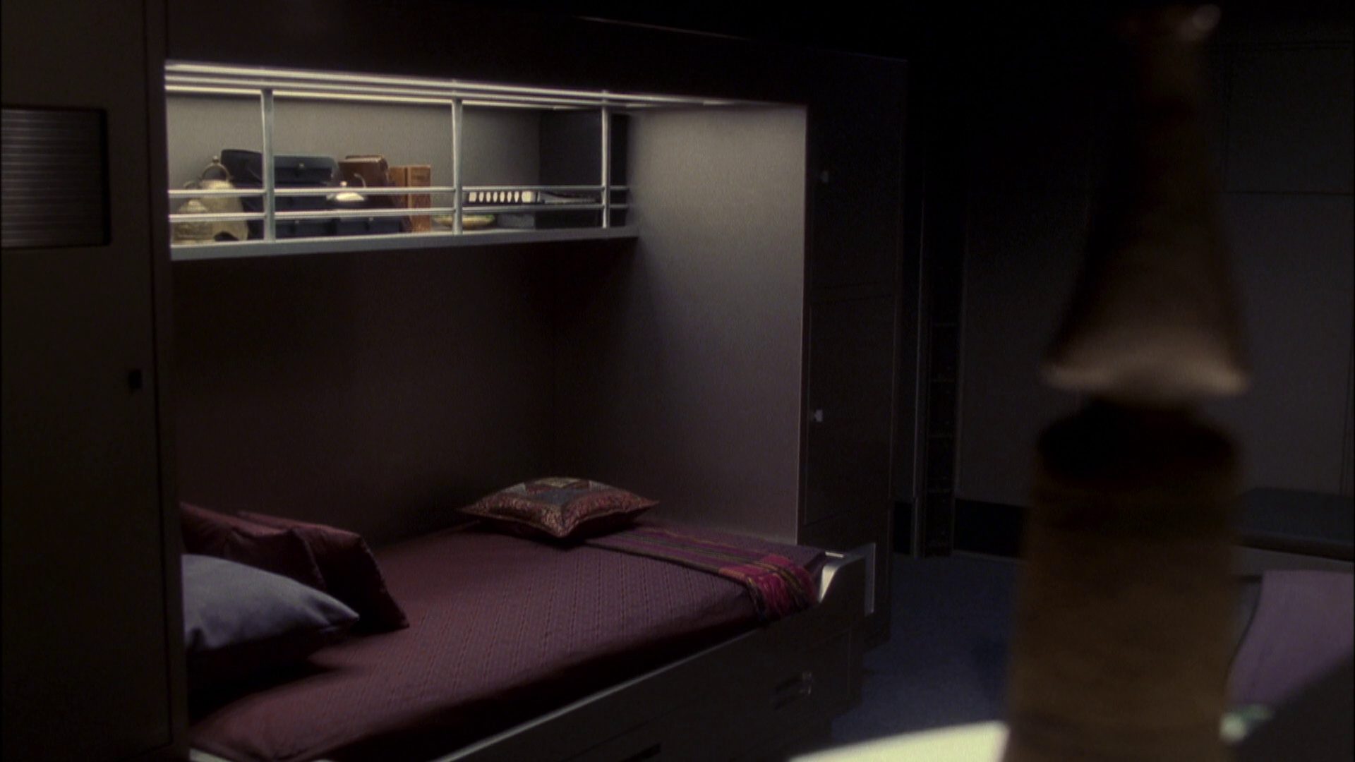 extant_StarTrek_ENT_1x08-BreakingTheIce_0304.jpg