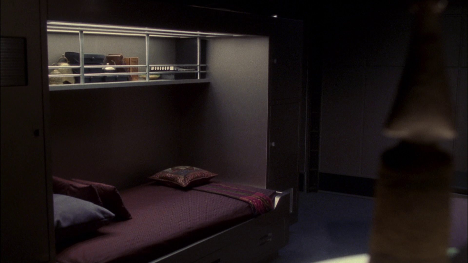 extant_StarTrek_ENT_1x08-BreakingTheIce_0305.jpg