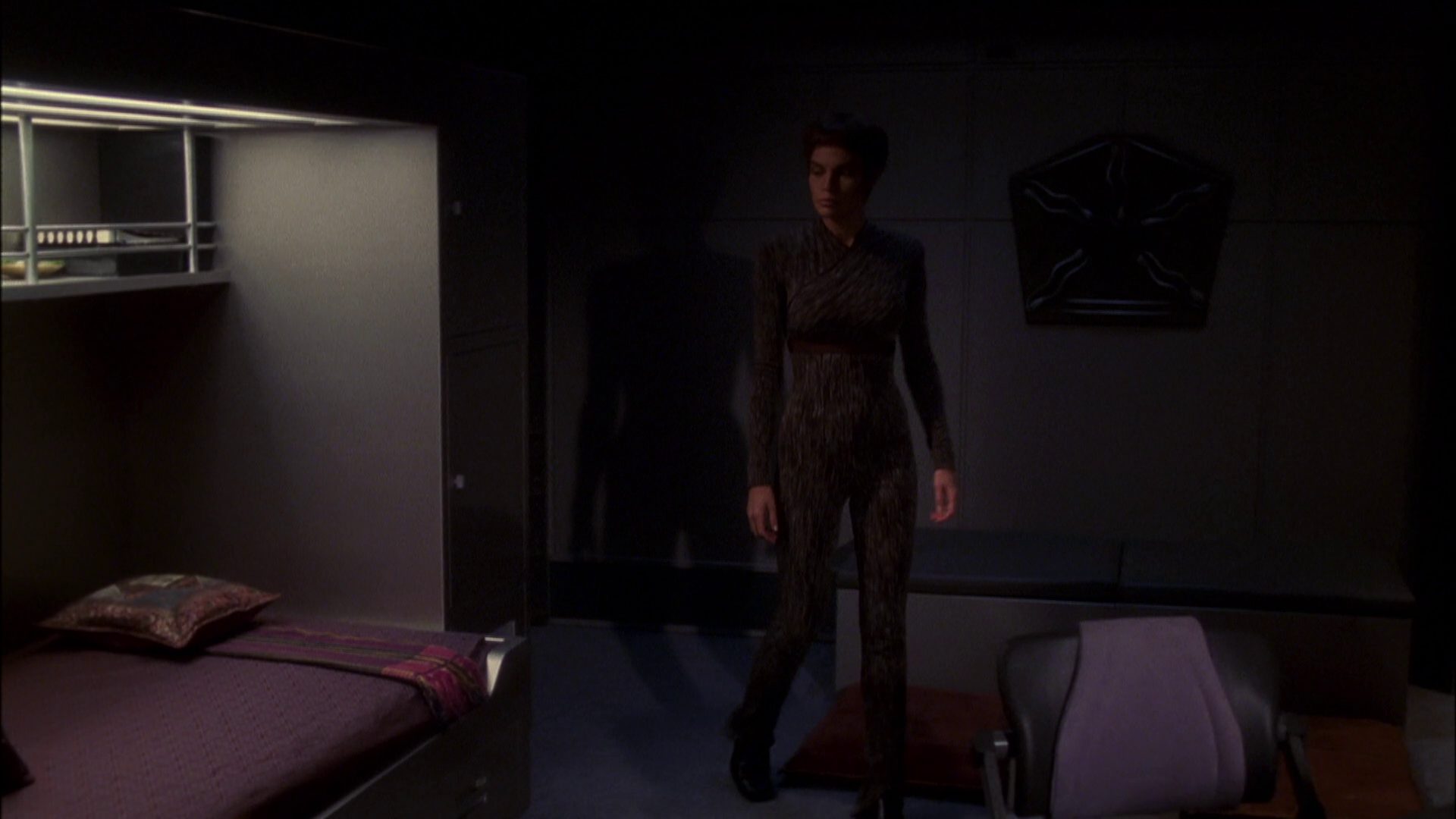 extant_StarTrek_ENT_1x08-BreakingTheIce_0311.jpg