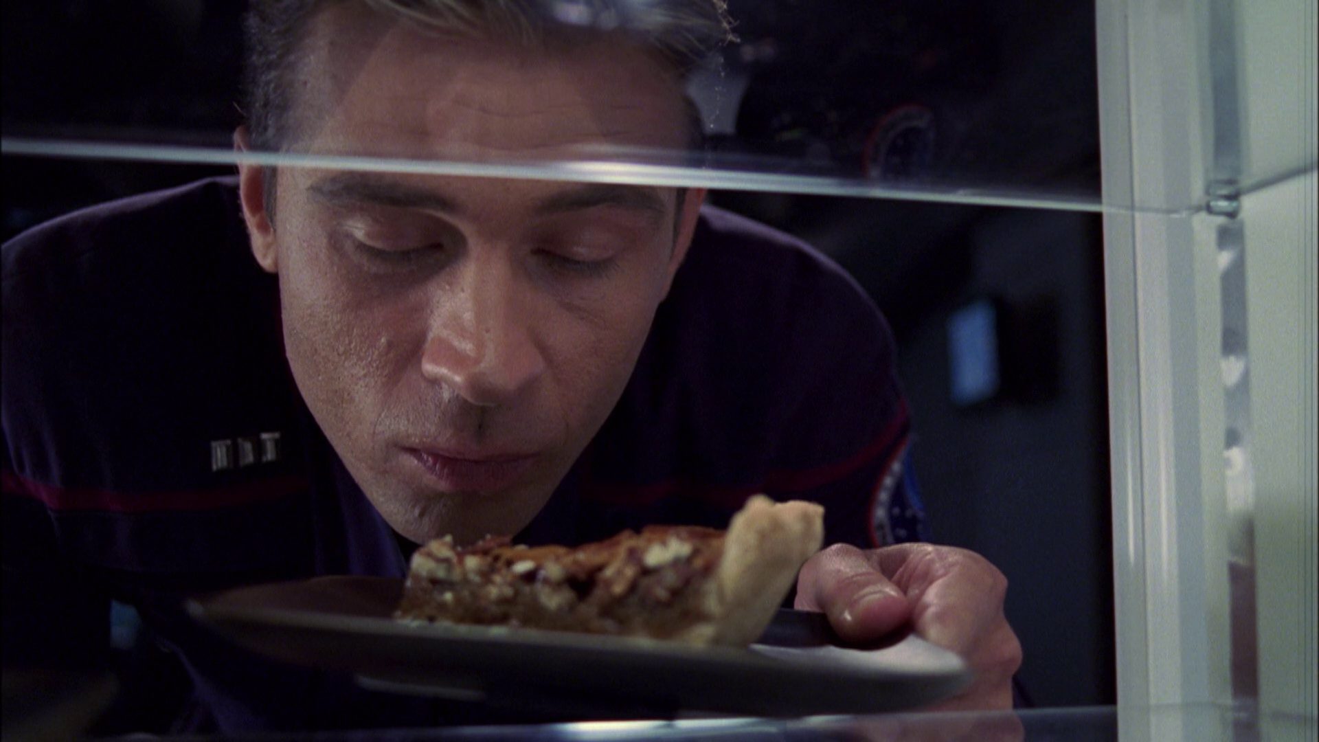 extant_StarTrek_ENT_1x08-BreakingTheIce_0352.jpg