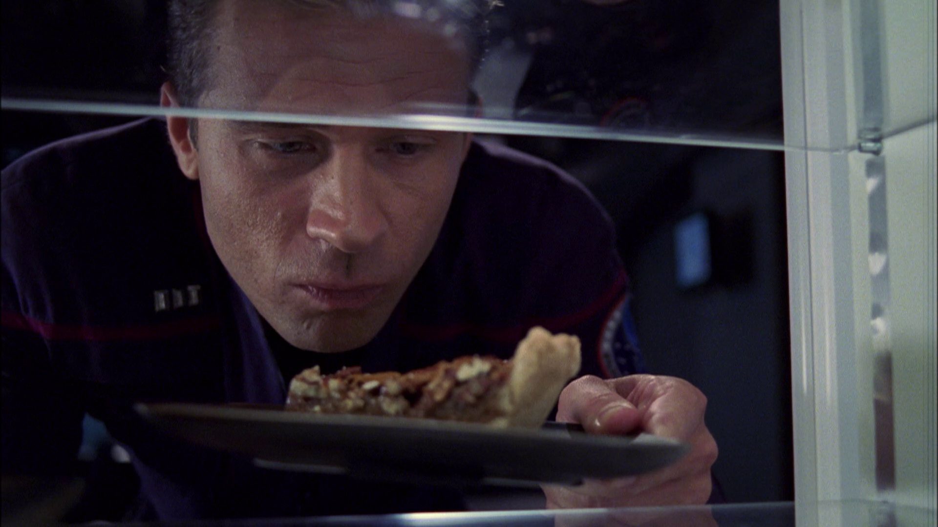extant_StarTrek_ENT_1x08-BreakingTheIce_0353.jpg