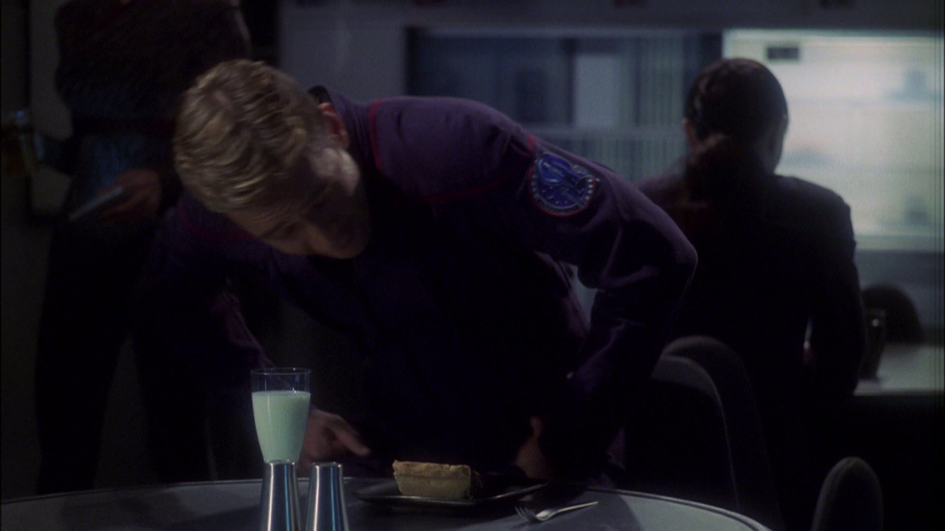 extant_StarTrek_ENT_1x08-BreakingTheIce_0410.jpg