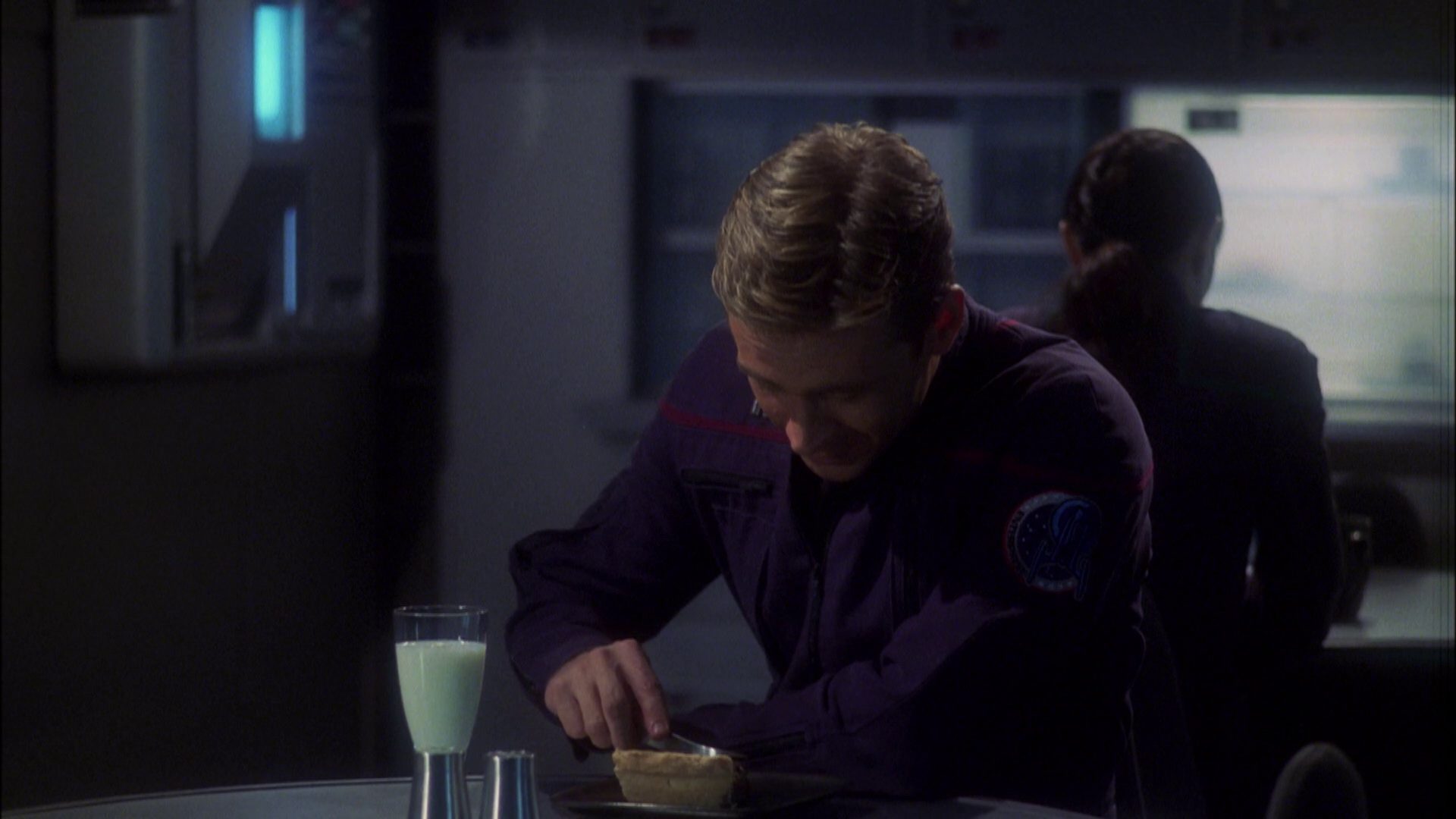 extant_StarTrek_ENT_1x08-BreakingTheIce_0417.jpg