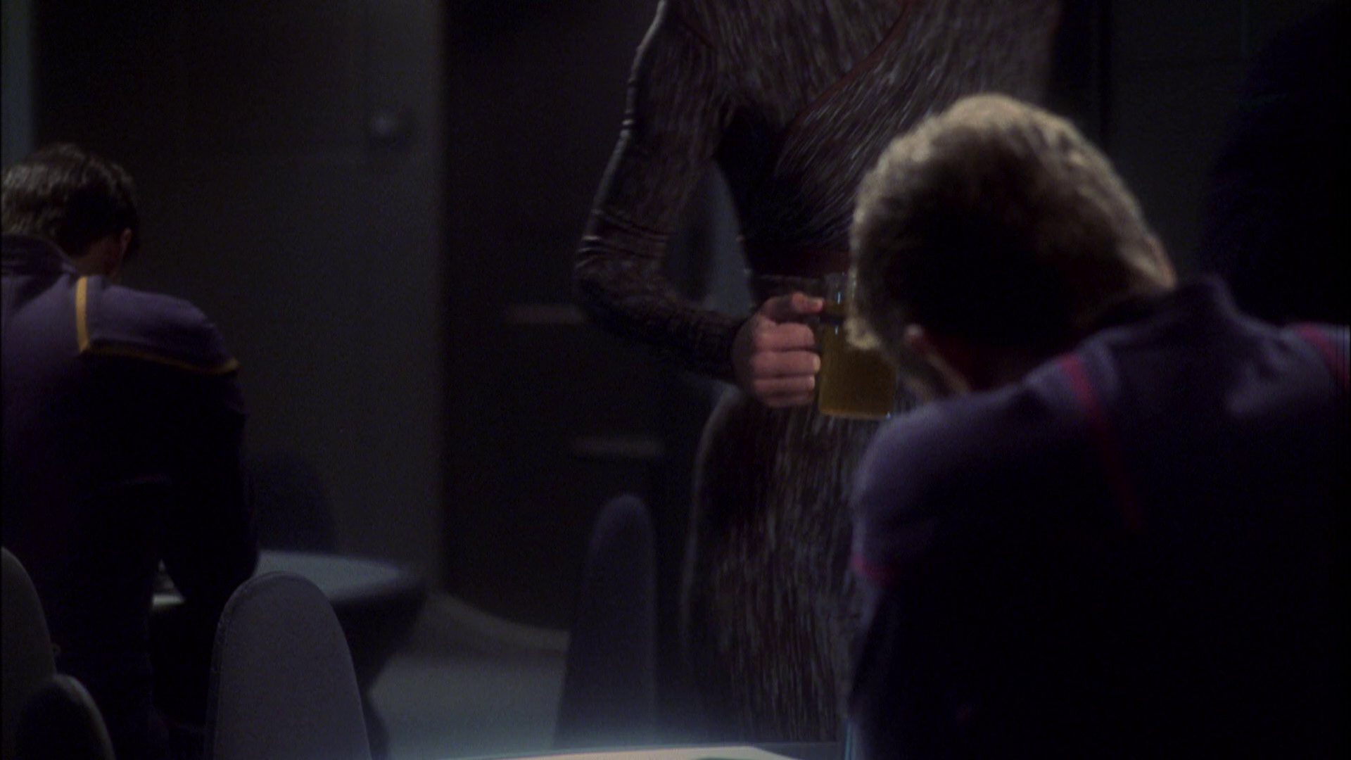 extant_StarTrek_ENT_1x08-BreakingTheIce_0418.jpg