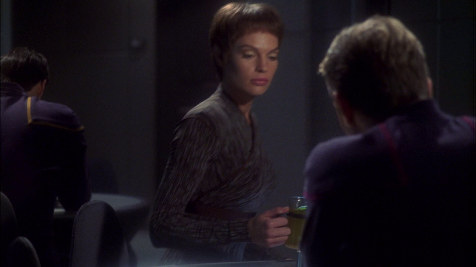 extant_StarTrek_ENT_1x08-BreakingTheIce_0420.jpg
