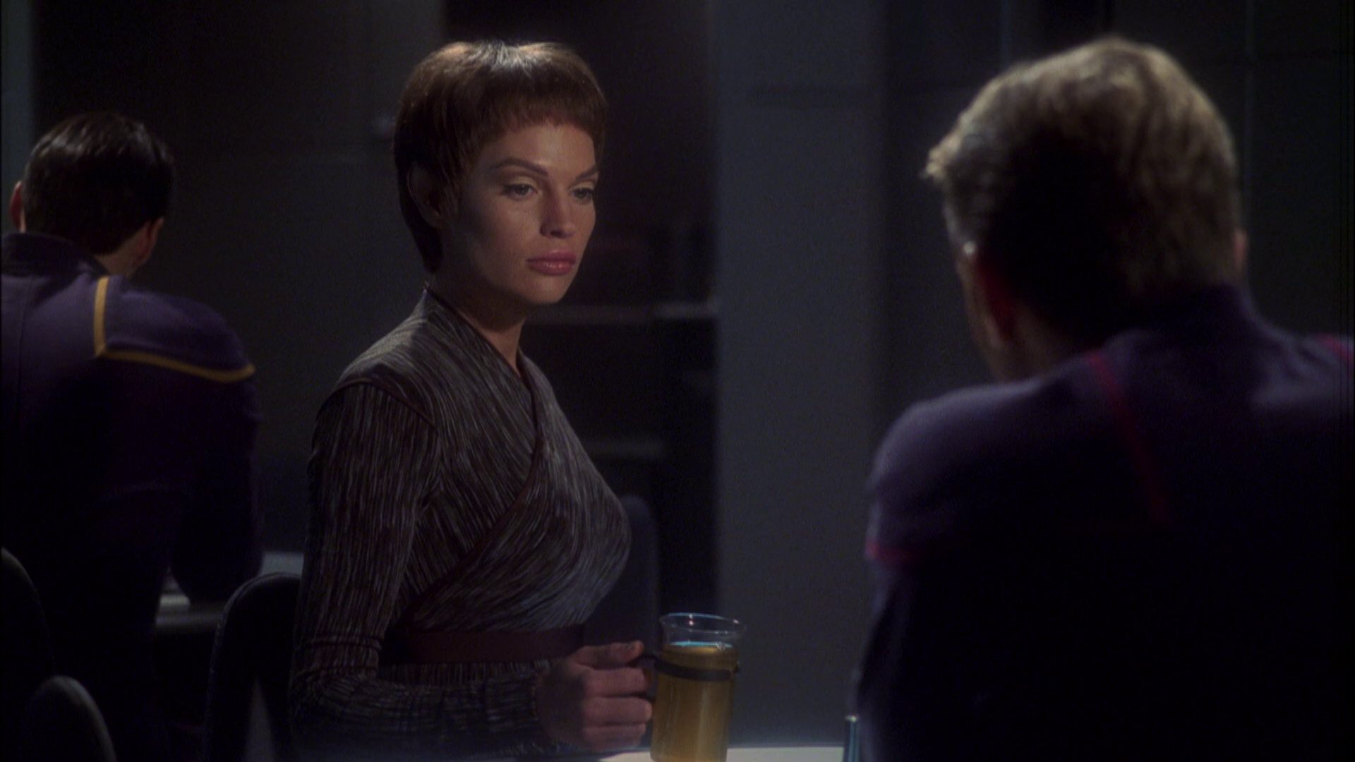 extant_StarTrek_ENT_1x08-BreakingTheIce_0422.jpg