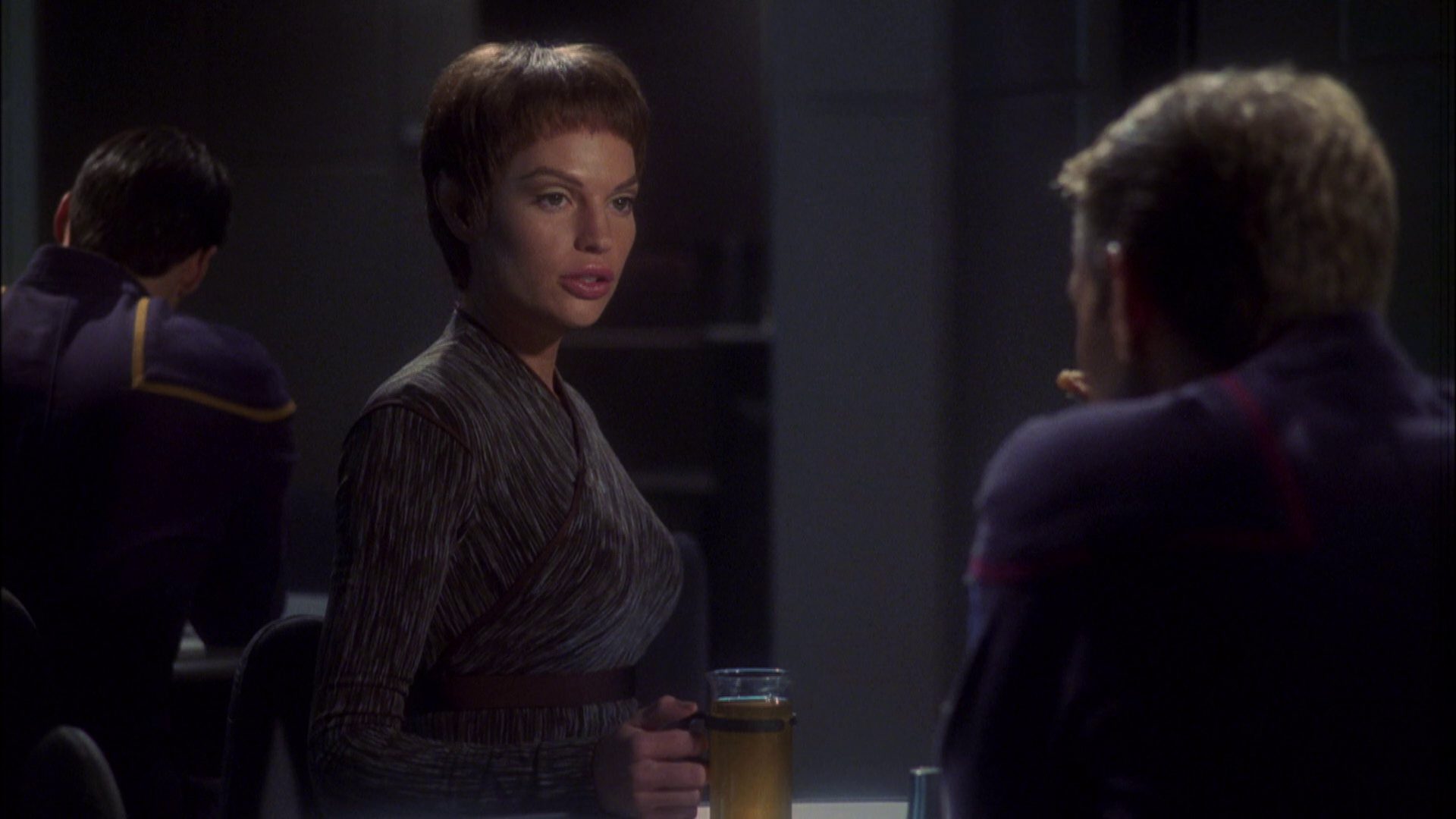 extant_StarTrek_ENT_1x08-BreakingTheIce_0429.jpg