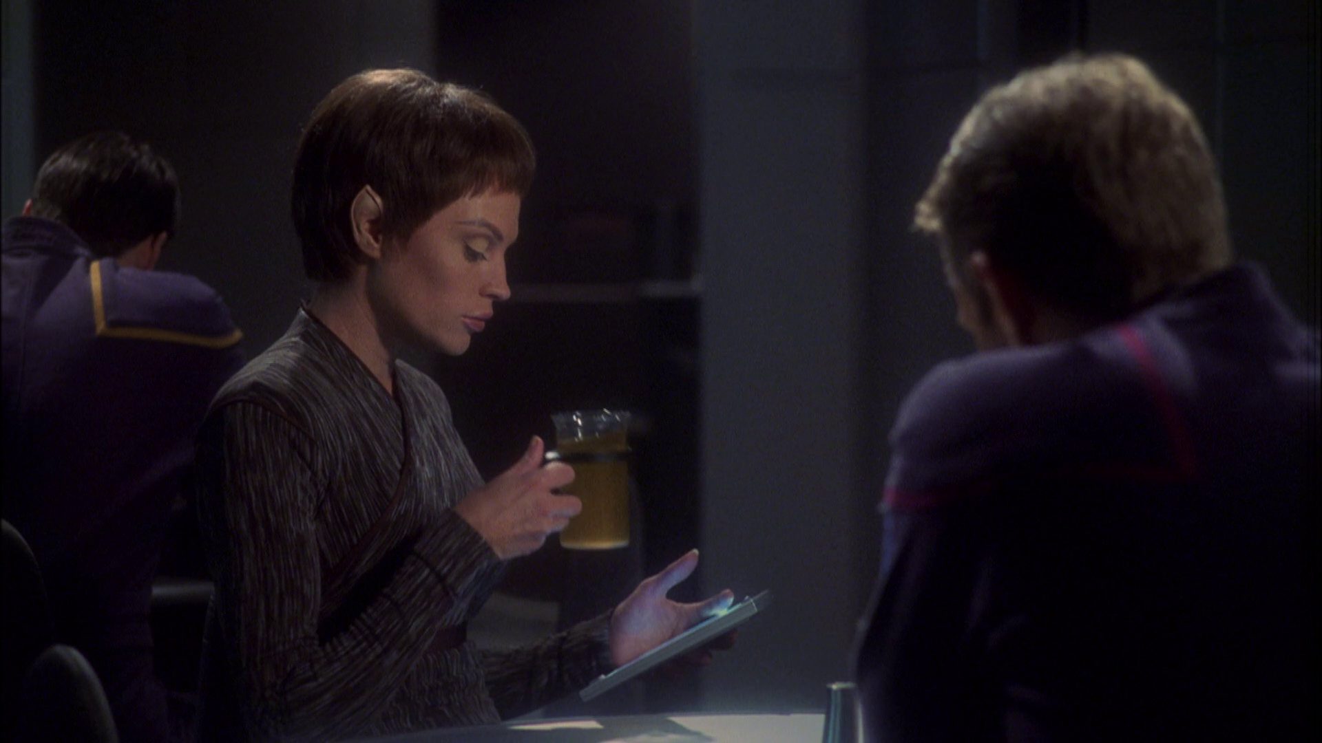 extant_StarTrek_ENT_1x08-BreakingTheIce_0445.jpg