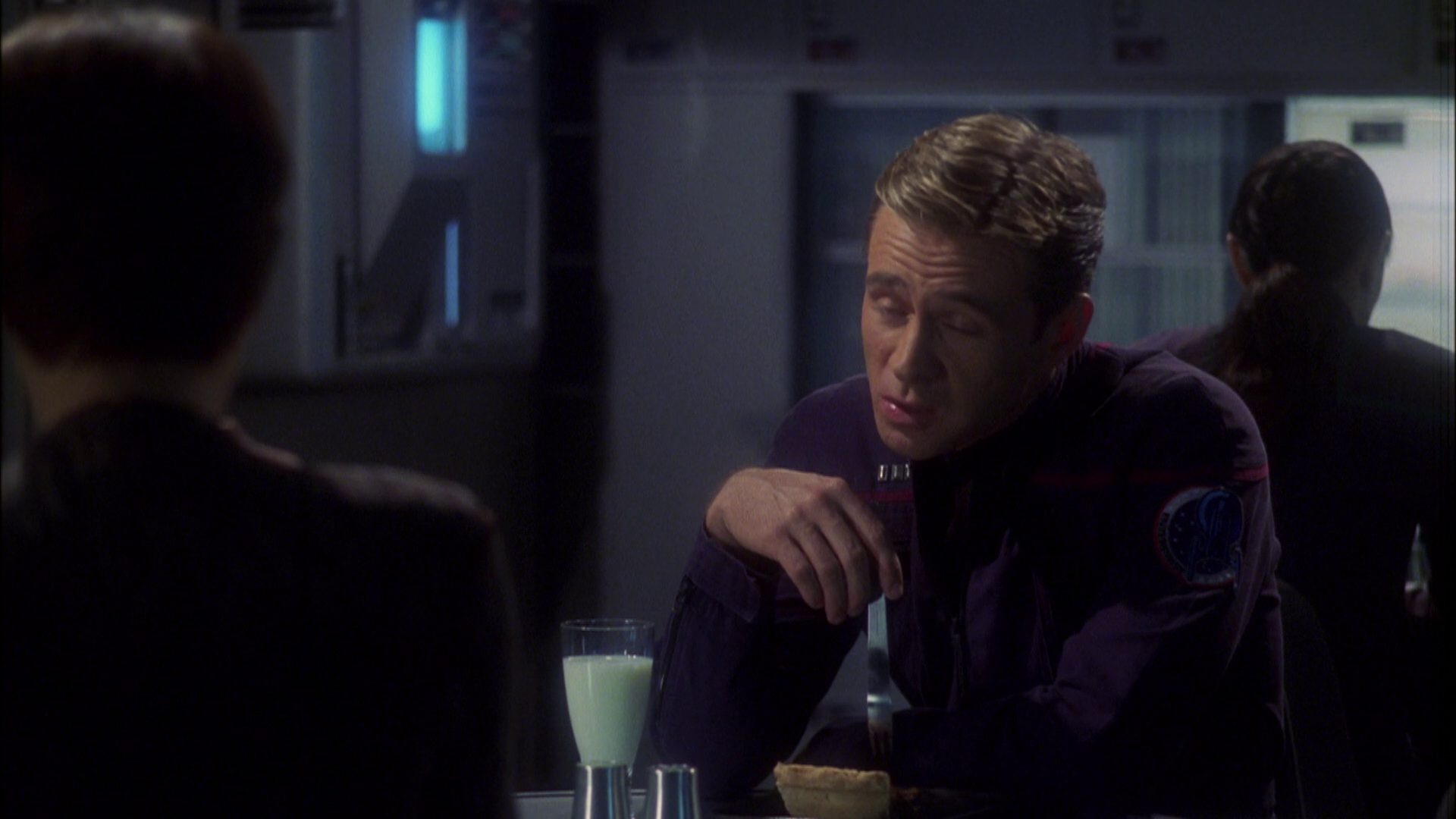 extant_StarTrek_ENT_1x08-BreakingTheIce_0452.jpg
