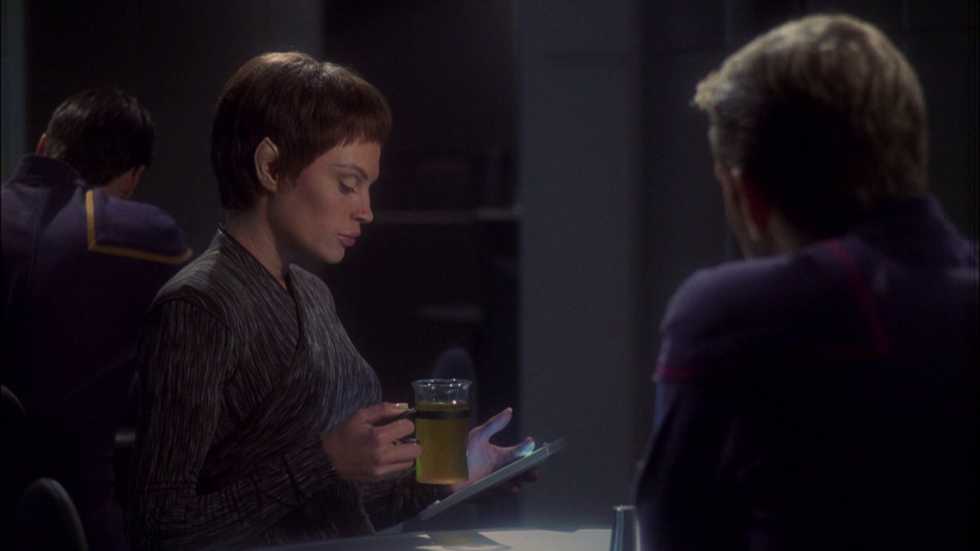 extant_StarTrek_ENT_1x08-BreakingTheIce_0459.jpg