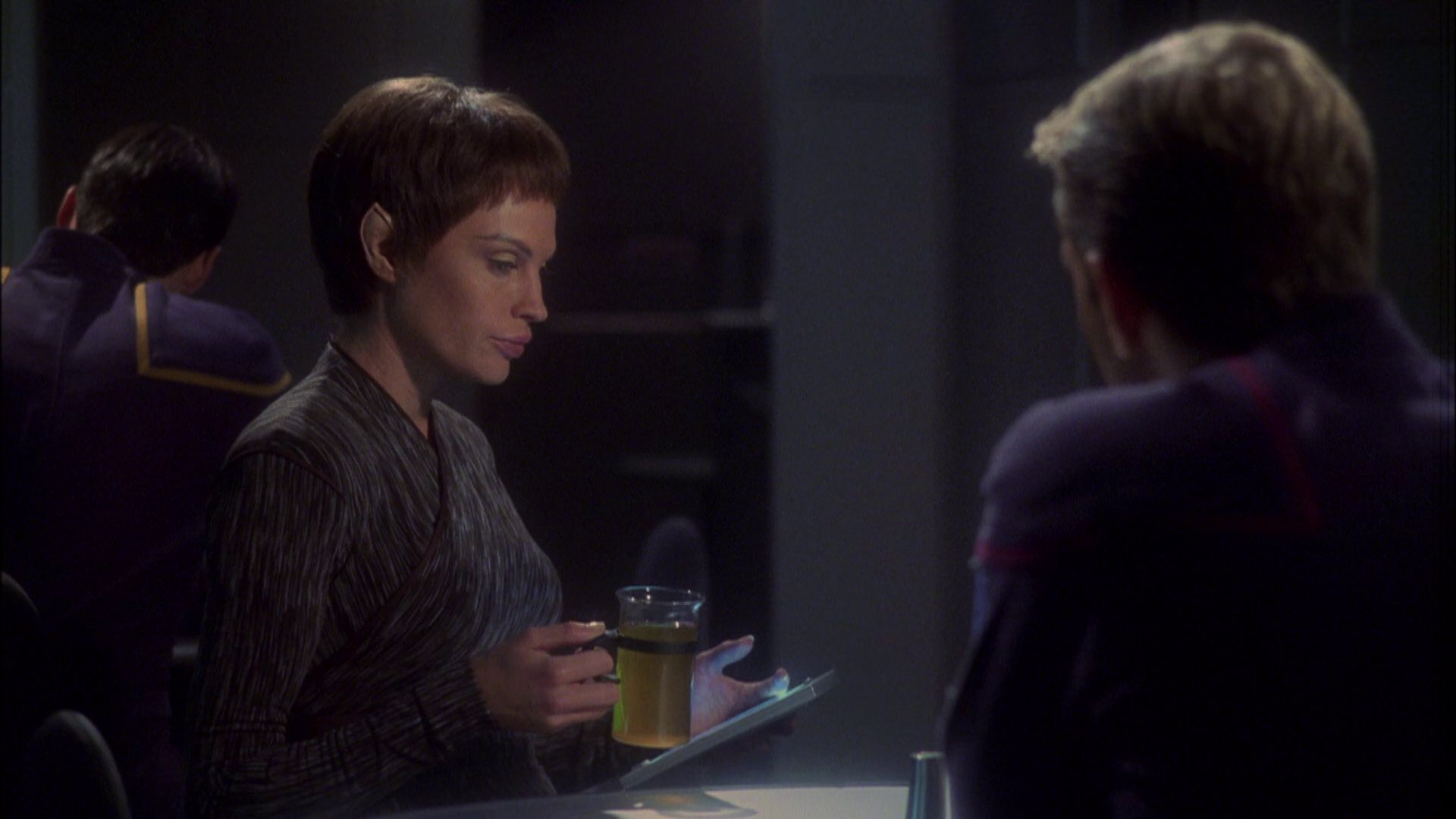 extant_StarTrek_ENT_1x08-BreakingTheIce_0461.jpg