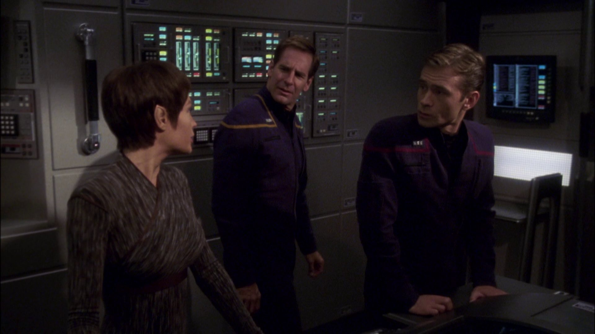 extant_StarTrek_ENT_1x08-BreakingTheIce_0497.jpg