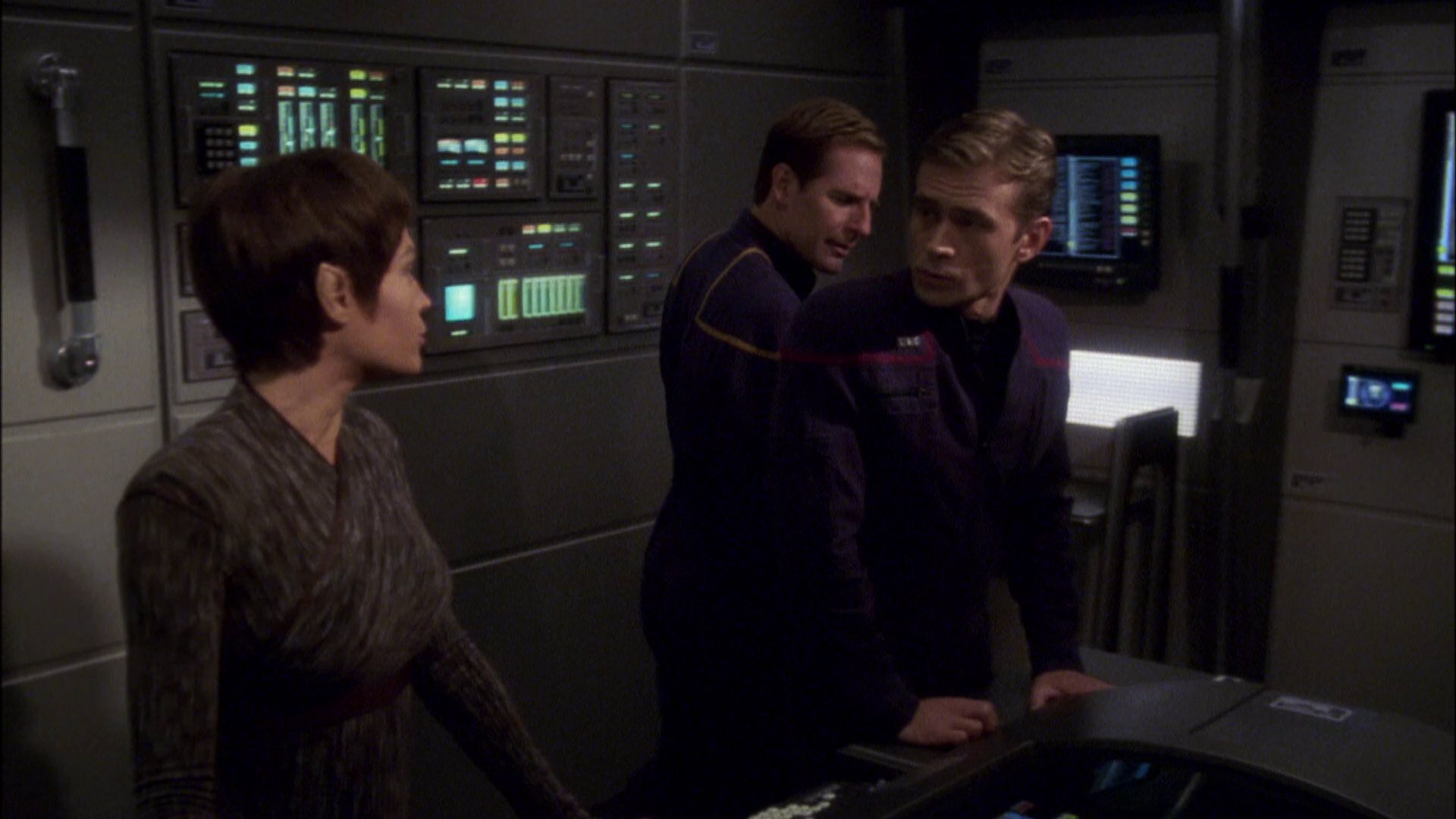 extant_StarTrek_ENT_1x08-BreakingTheIce_0498.jpg
