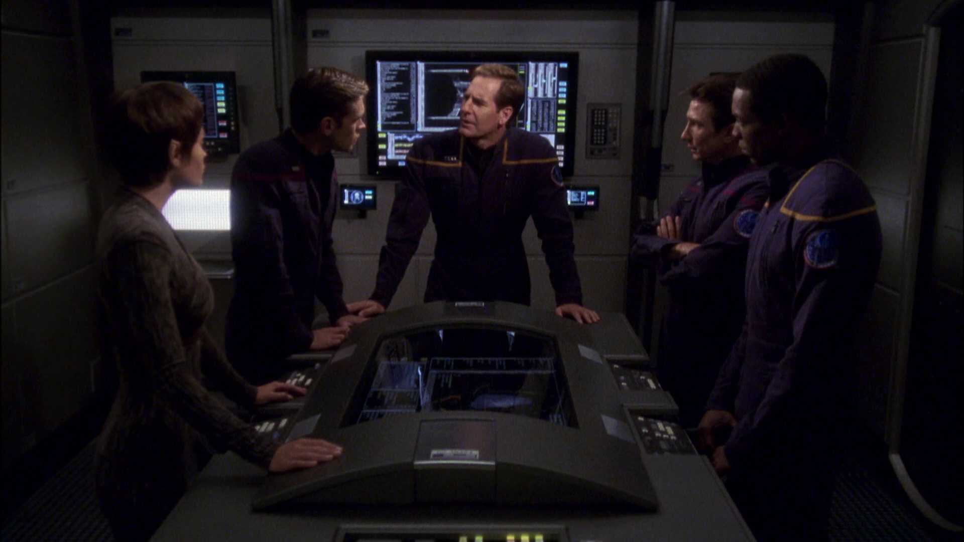 extant_StarTrek_ENT_1x08-BreakingTheIce_0505.jpg