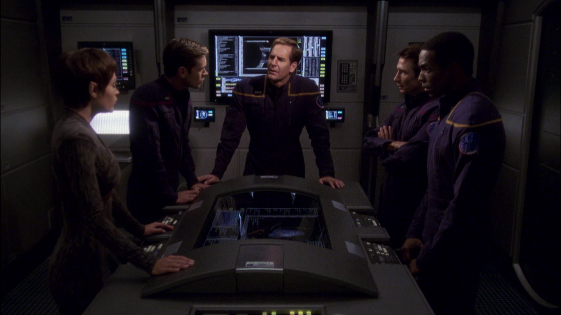 extant_StarTrek_ENT_1x08-BreakingTheIce_0506.jpg