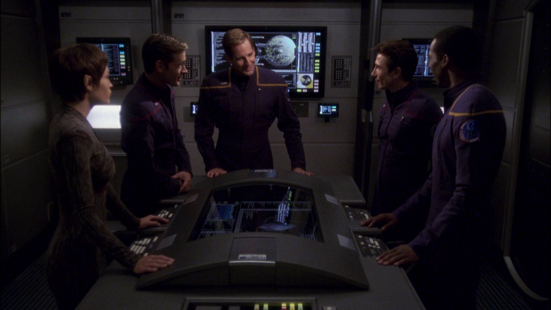 extant_StarTrek_ENT_1x08-BreakingTheIce_0558.jpg