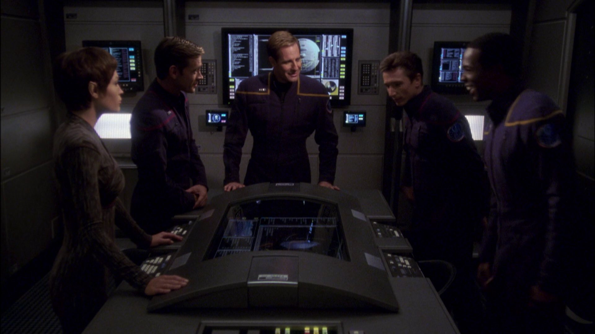 extant_StarTrek_ENT_1x08-BreakingTheIce_0559.jpg