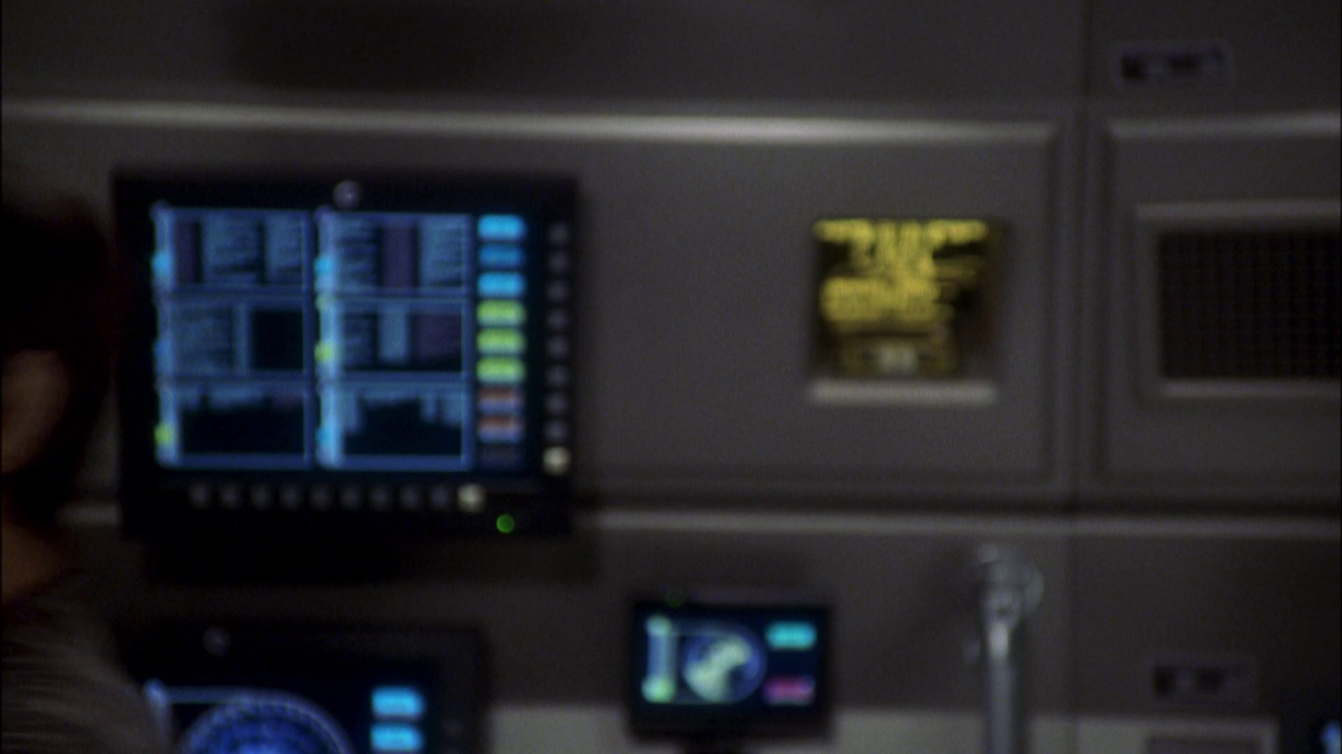 extant_StarTrek_ENT_1x08-BreakingTheIce_0662.jpg