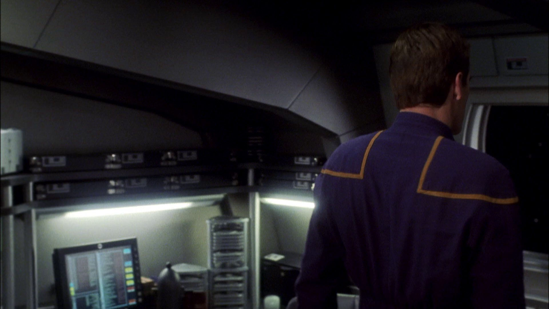 extant_StarTrek_ENT_1x08-BreakingTheIce_0668.jpg