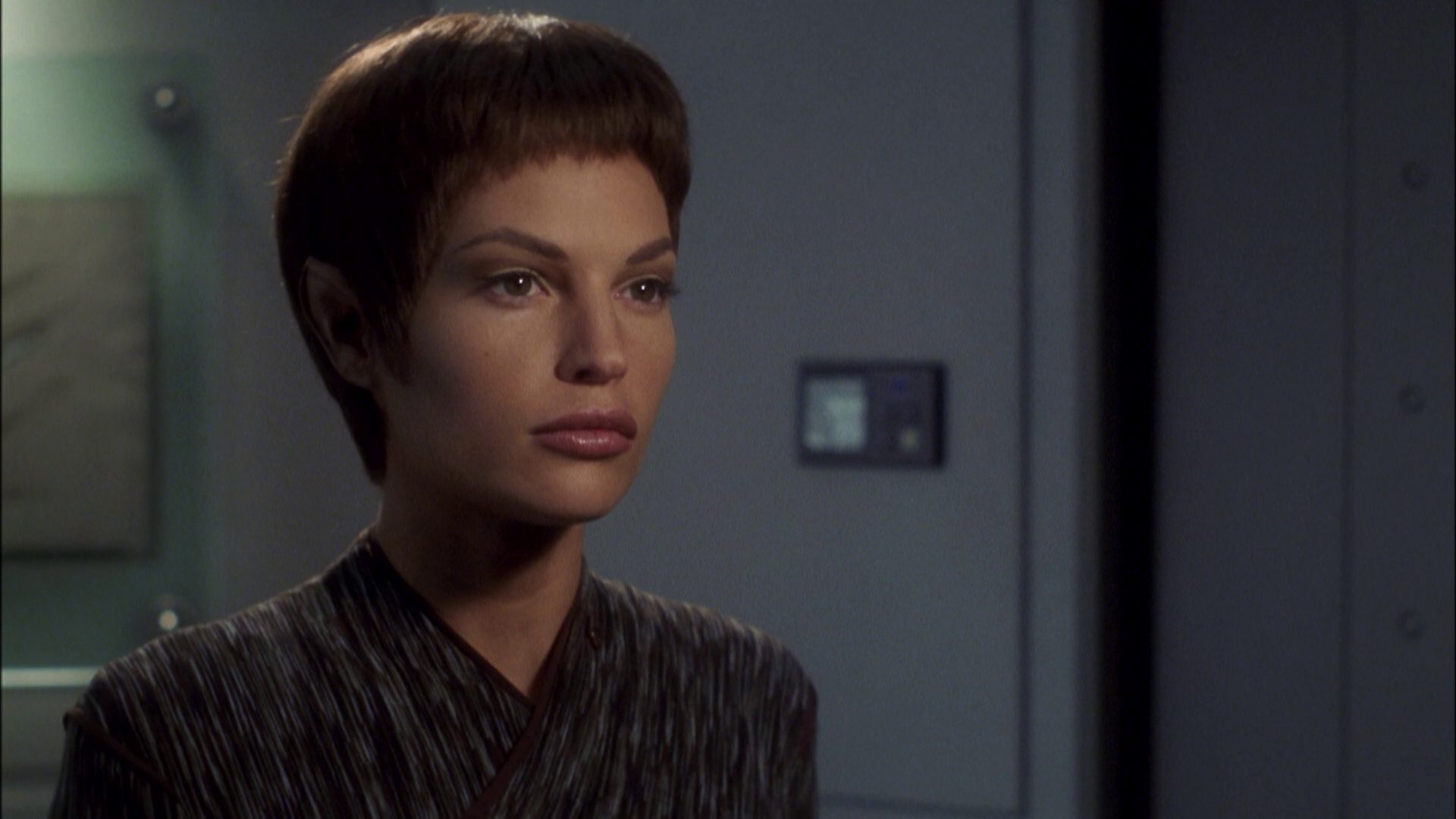 extant_StarTrek_ENT_1x08-BreakingTheIce_0676.jpg