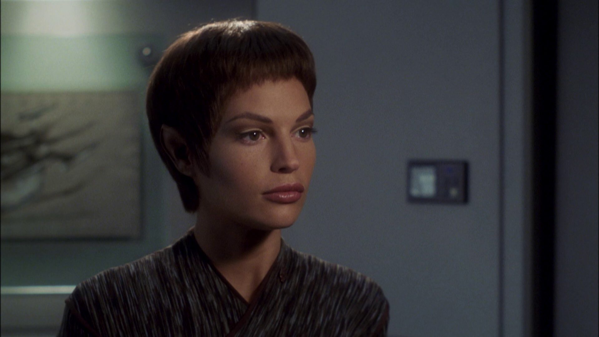 extant_StarTrek_ENT_1x08-BreakingTheIce_0717.jpg