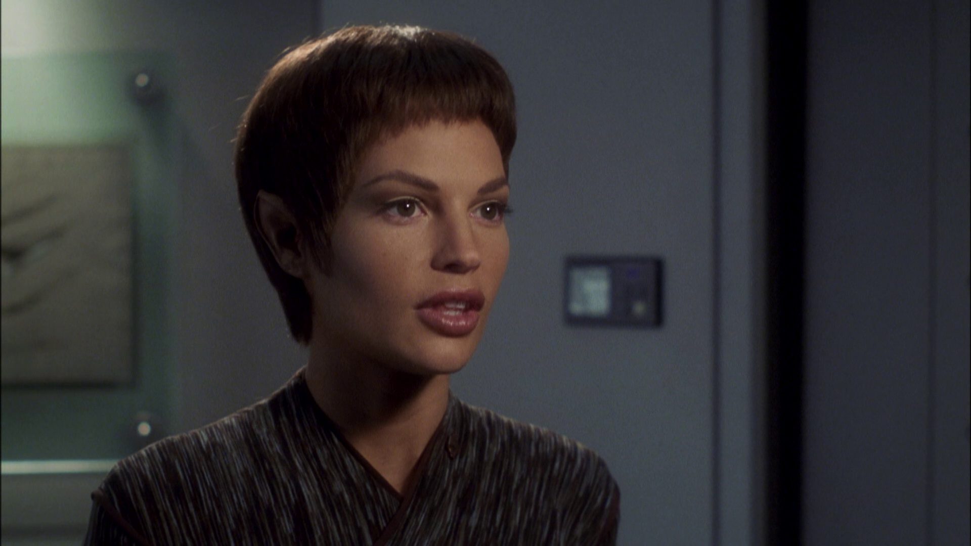 extant_StarTrek_ENT_1x08-BreakingTheIce_0723.jpg