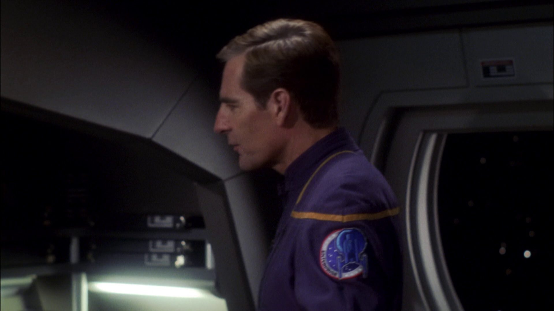 extant_StarTrek_ENT_1x08-BreakingTheIce_0729.jpg