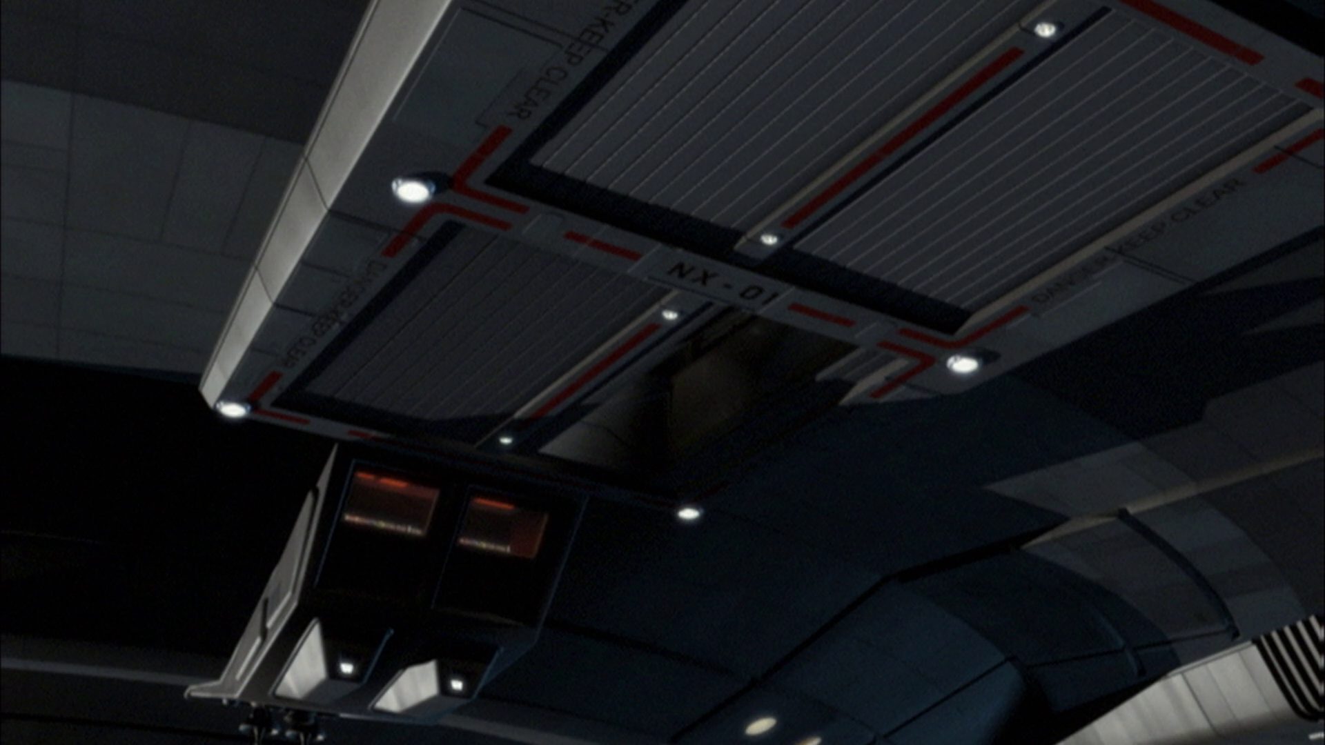 extant_StarTrek_ENT_1x08-BreakingTheIce_0744.jpg