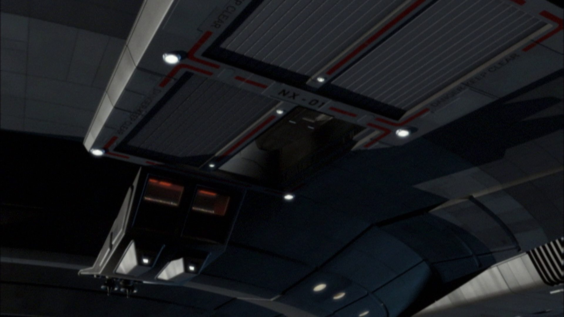 extant_StarTrek_ENT_1x08-BreakingTheIce_0745.jpg