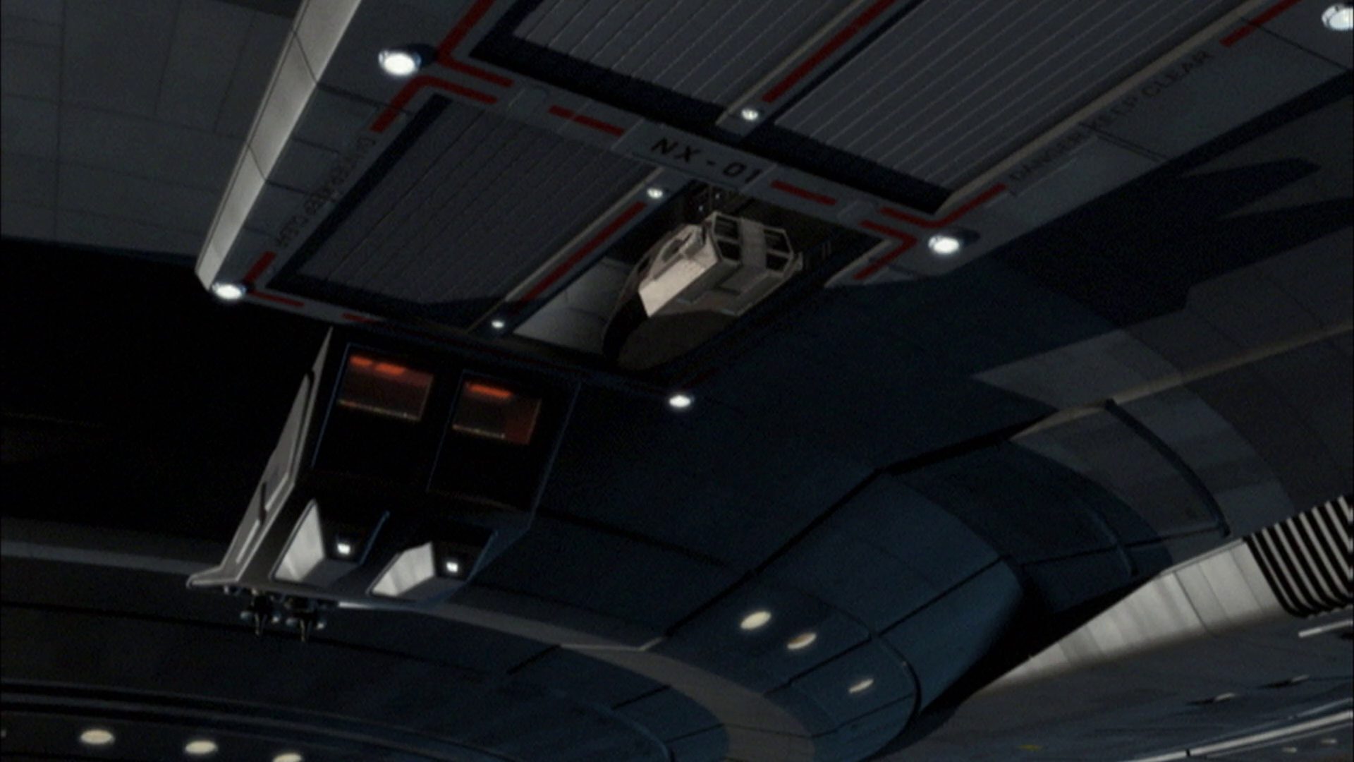 extant_StarTrek_ENT_1x08-BreakingTheIce_0746.jpg