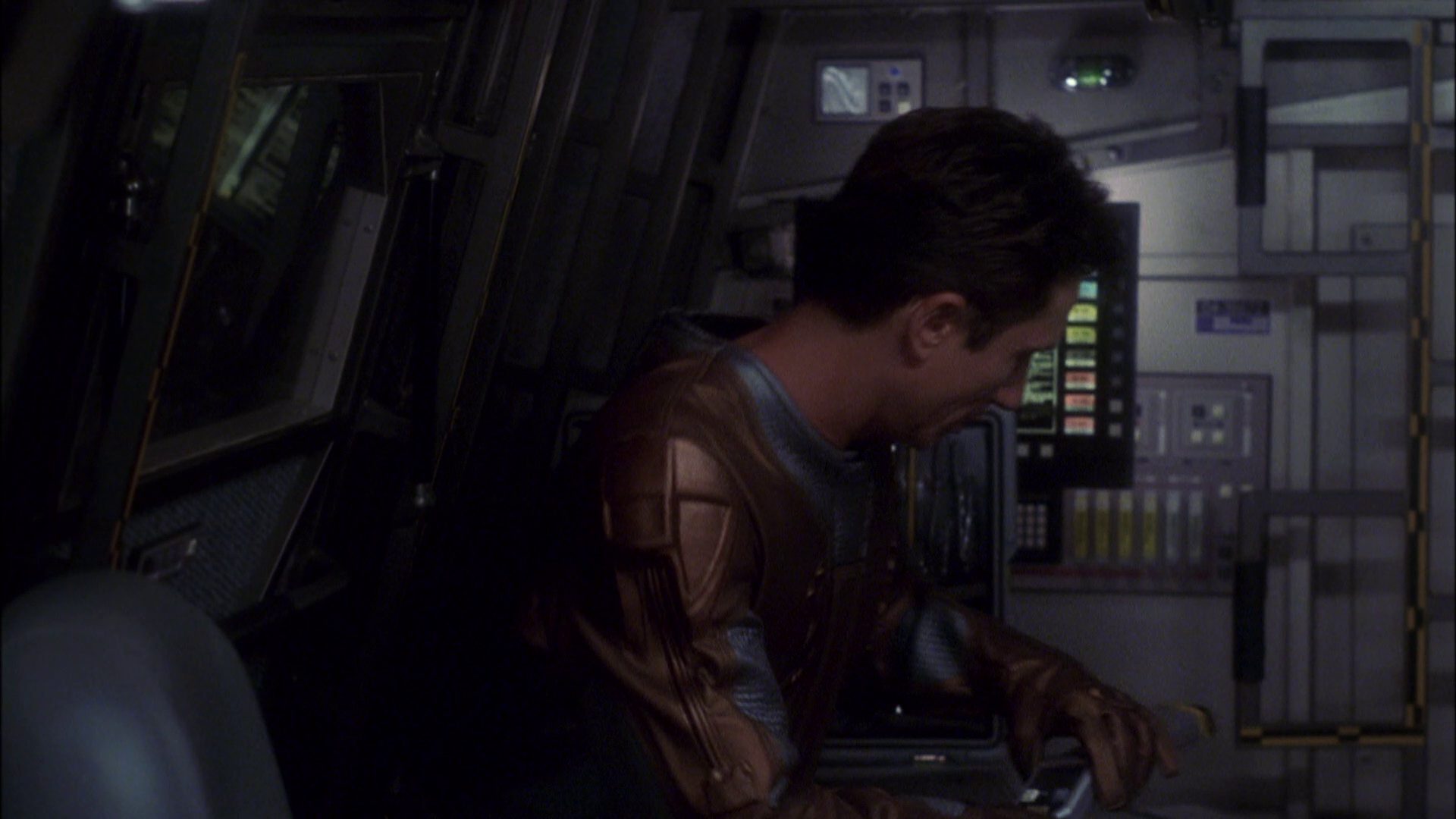 extant_StarTrek_ENT_1x08-BreakingTheIce_0761.jpg