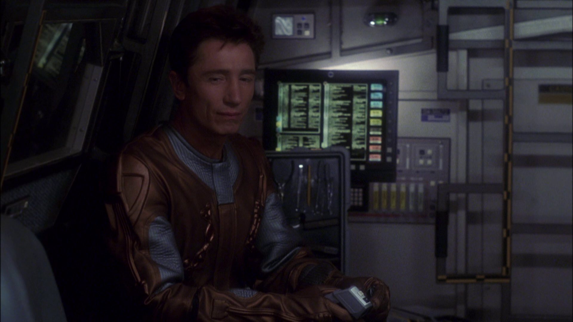 extant_StarTrek_ENT_1x08-BreakingTheIce_0785.jpg