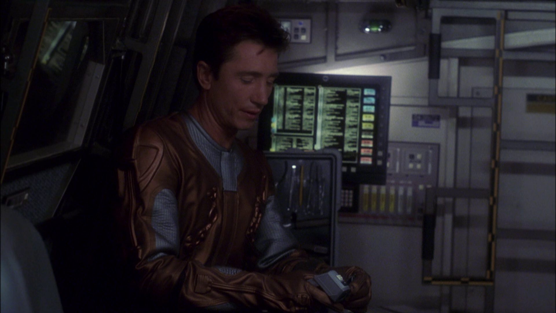 extant_StarTrek_ENT_1x08-BreakingTheIce_0787.jpg