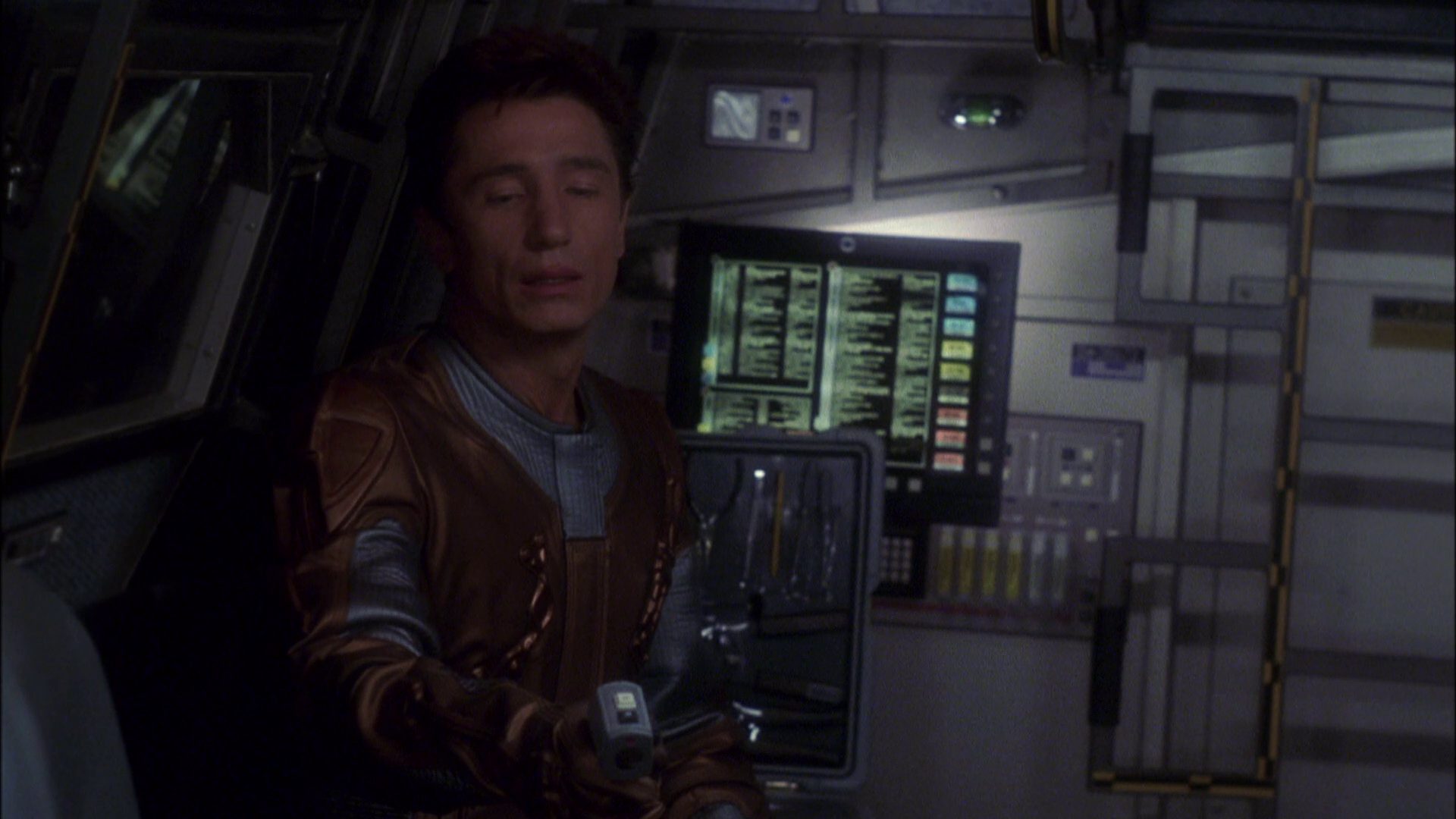 extant_StarTrek_ENT_1x08-BreakingTheIce_0789.jpg