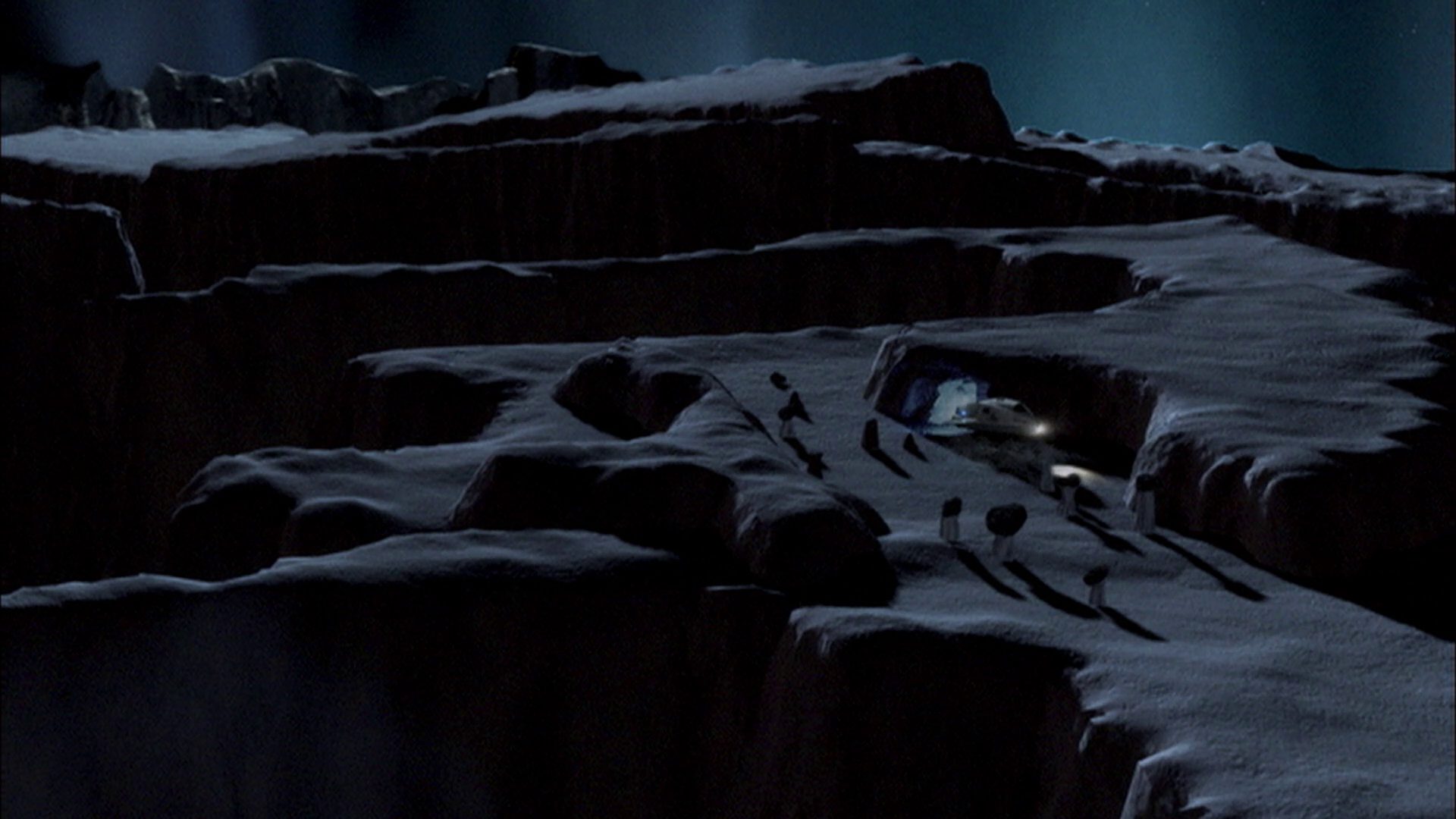 extant_StarTrek_ENT_1x08-BreakingTheIce_0810.jpg