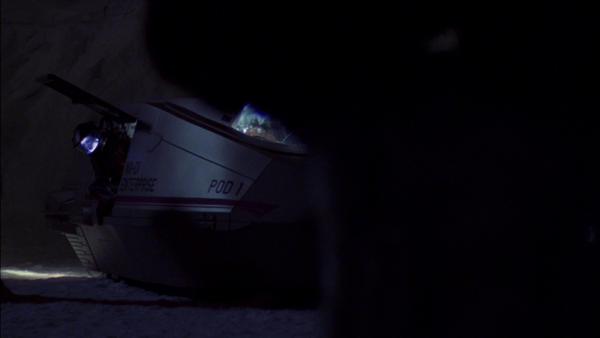 extant_StarTrek_ENT_1x08-BreakingTheIce_0822.jpg