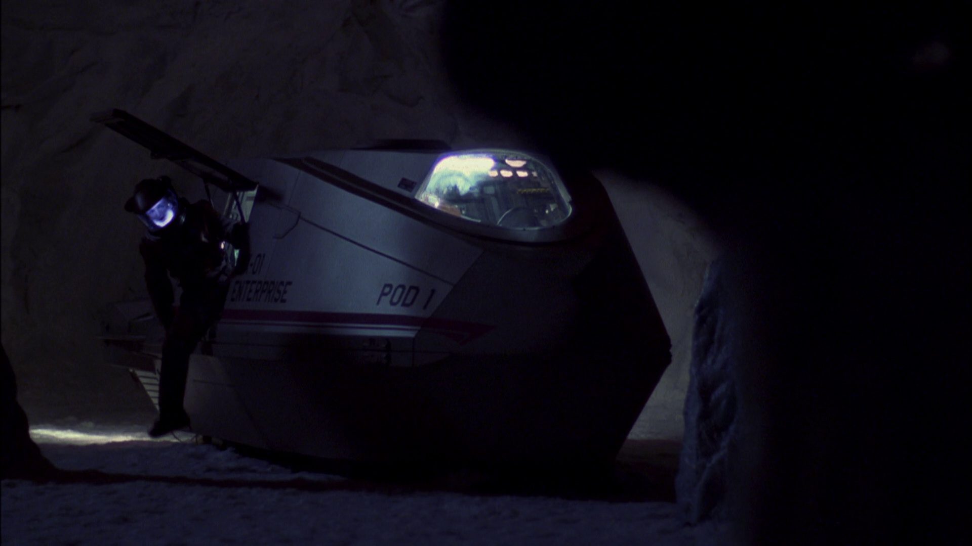 extant_StarTrek_ENT_1x08-BreakingTheIce_0823.jpg