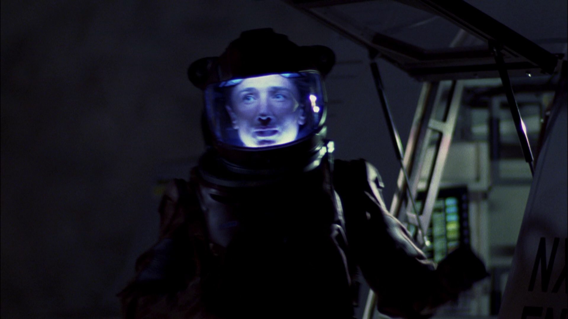 extant_StarTrek_ENT_1x08-BreakingTheIce_0826.jpg