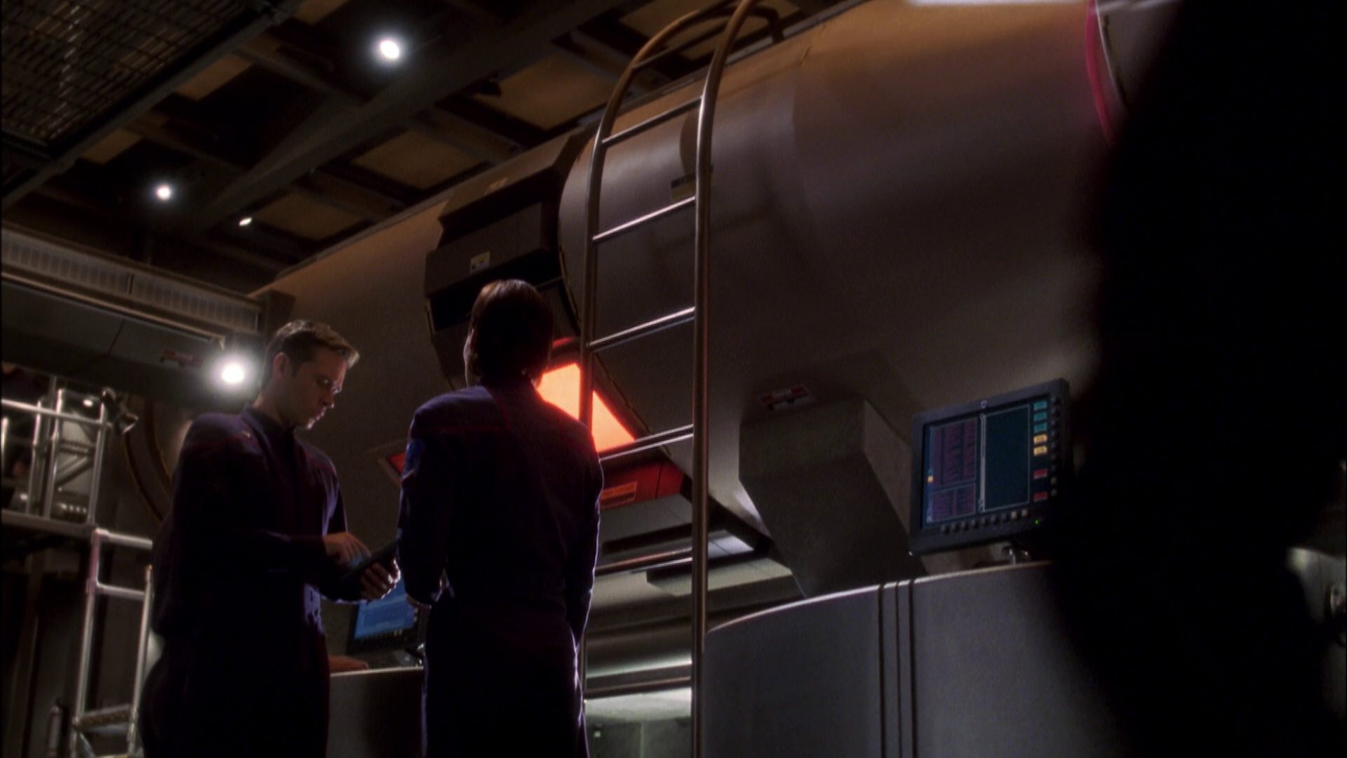 extant_StarTrek_ENT_1x08-BreakingTheIce_0846.jpg