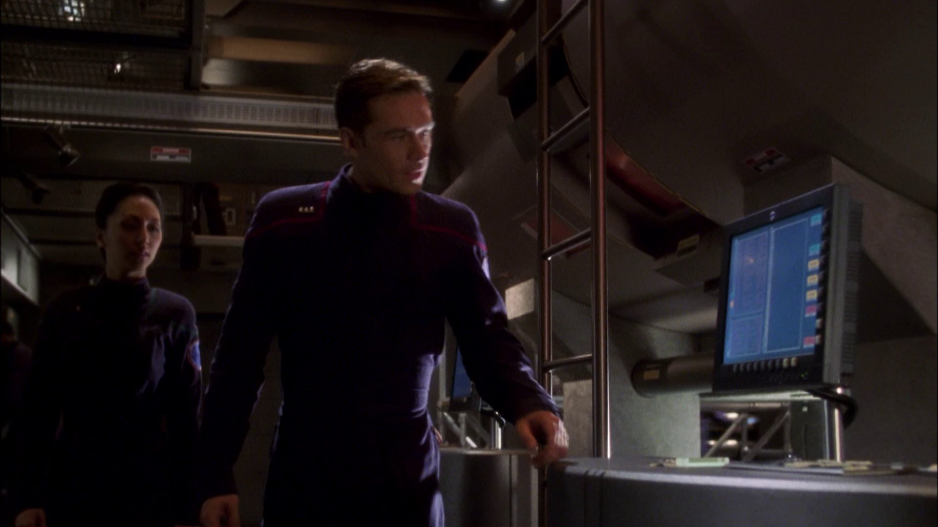 extant_StarTrek_ENT_1x08-BreakingTheIce_0855.jpg