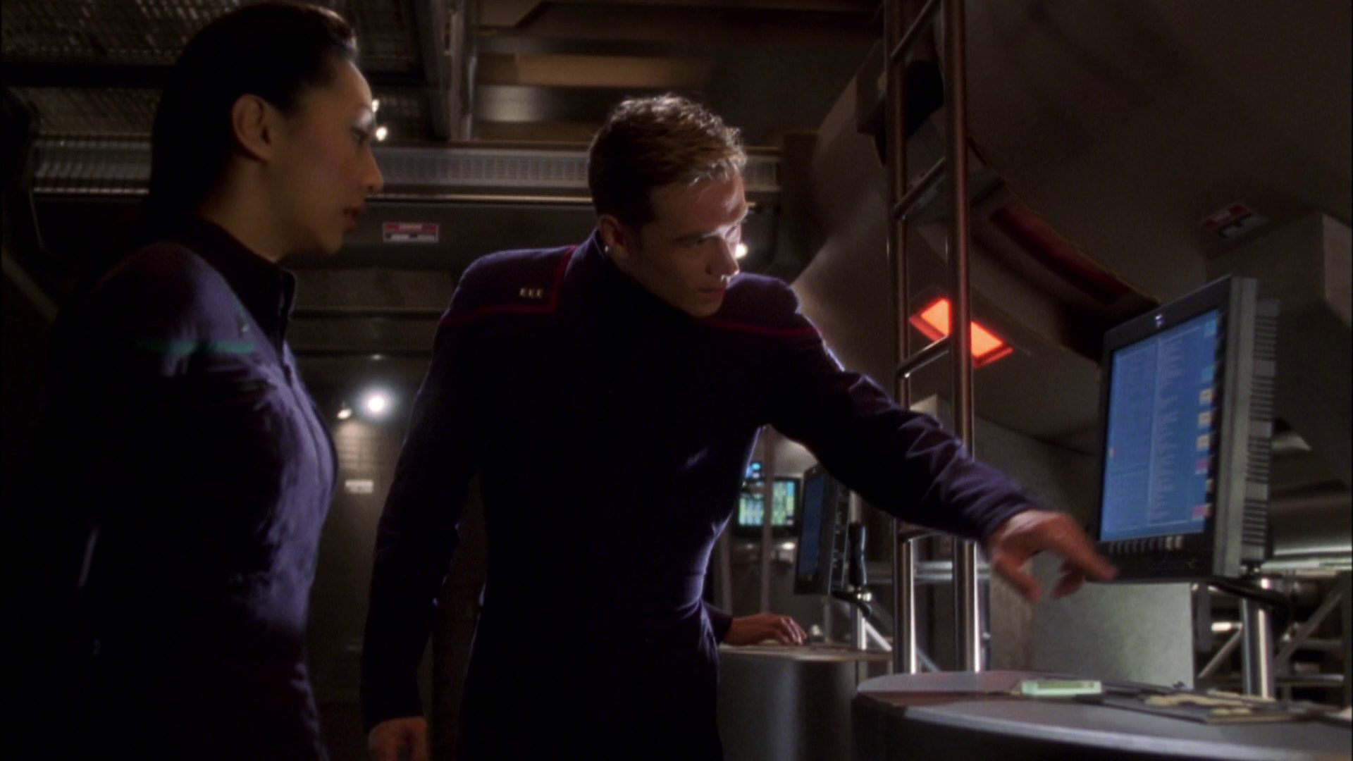 extant_StarTrek_ENT_1x08-BreakingTheIce_0858.jpg