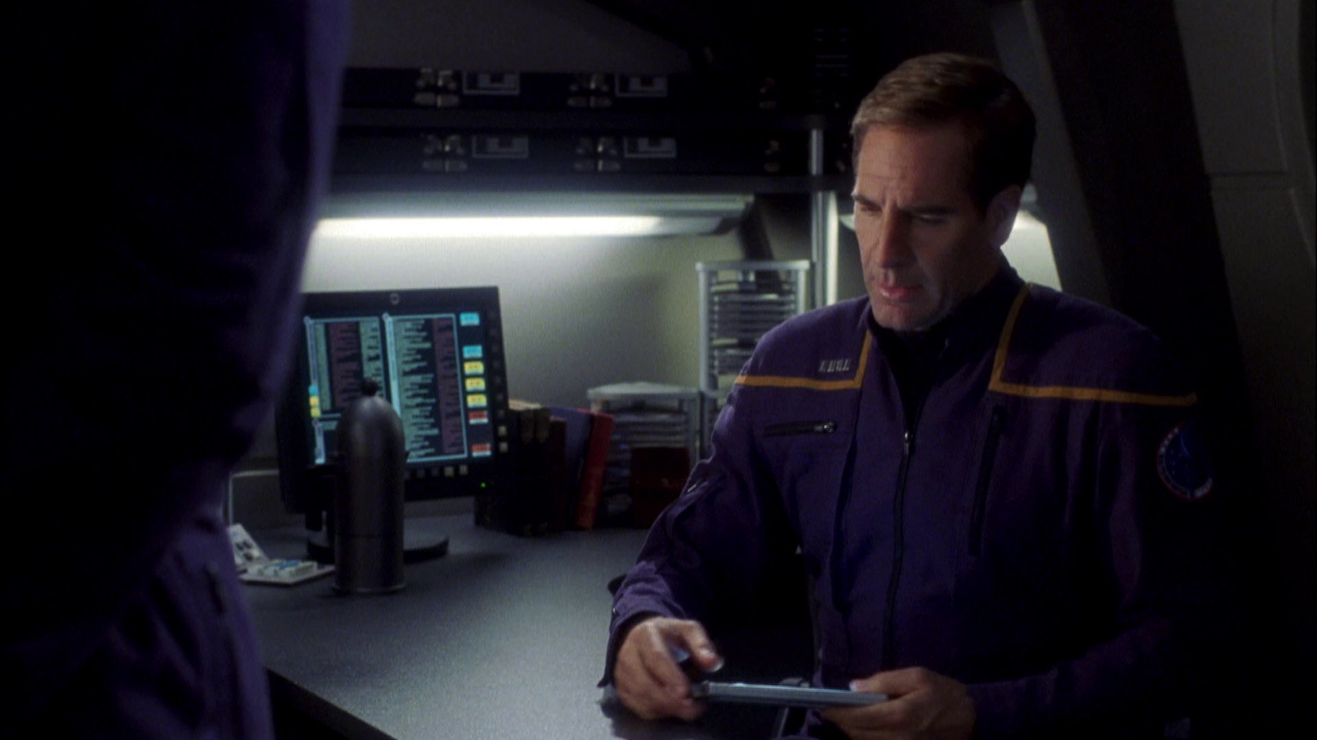 extant_StarTrek_ENT_1x08-BreakingTheIce_0921.jpg