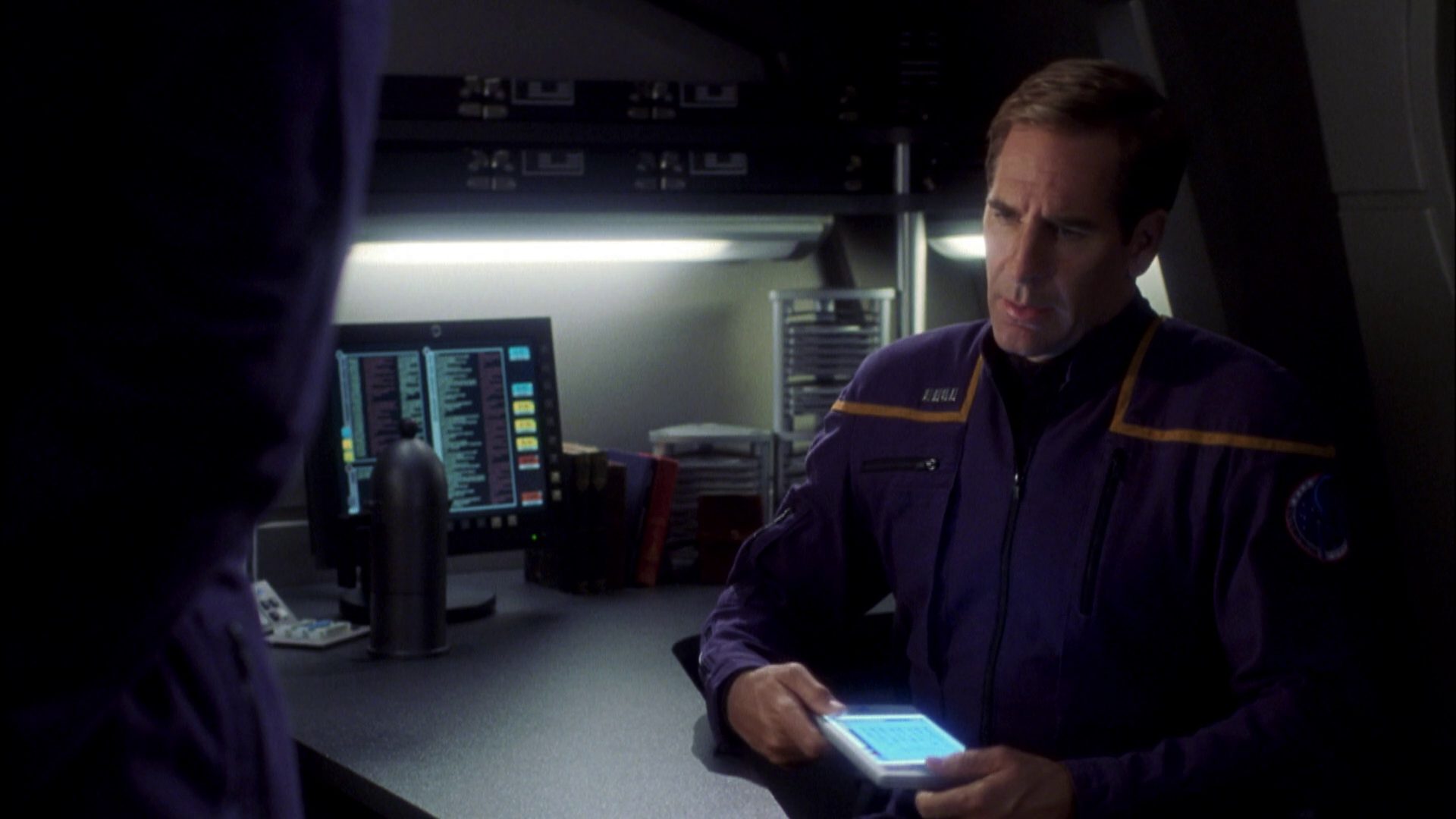 extant_StarTrek_ENT_1x08-BreakingTheIce_0922.jpg