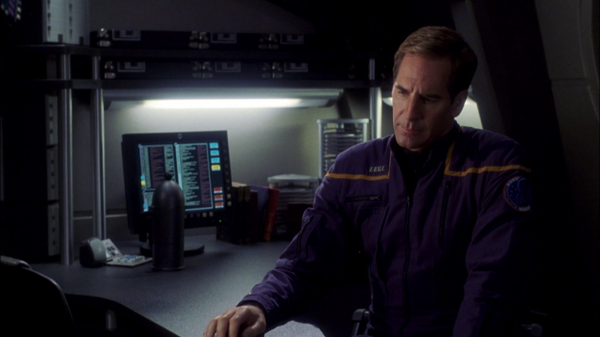 extant_StarTrek_ENT_1x08-BreakingTheIce_0928.jpg